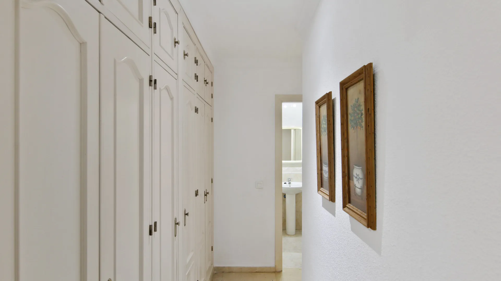 For sale Estepona Centre apartment with 2 bedrooms