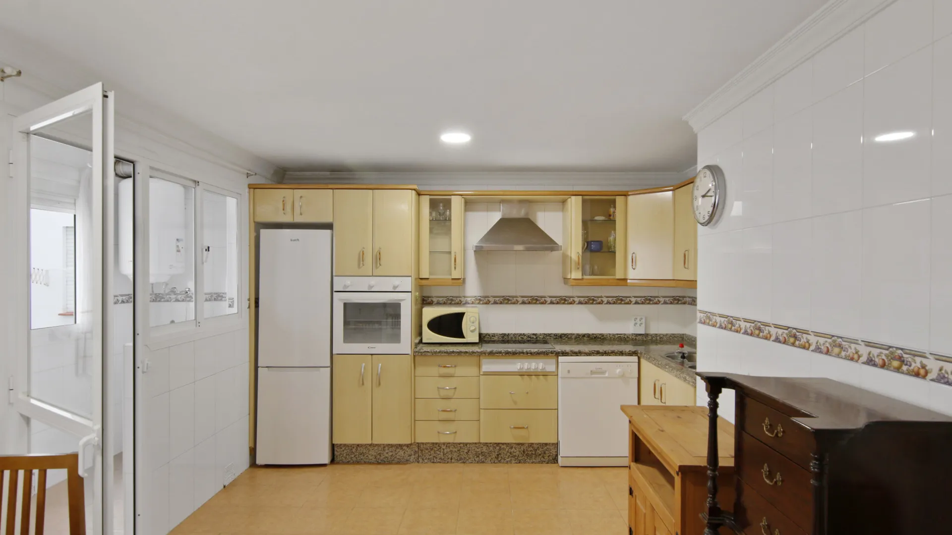 For sale Estepona Centre apartment with 2 bedrooms