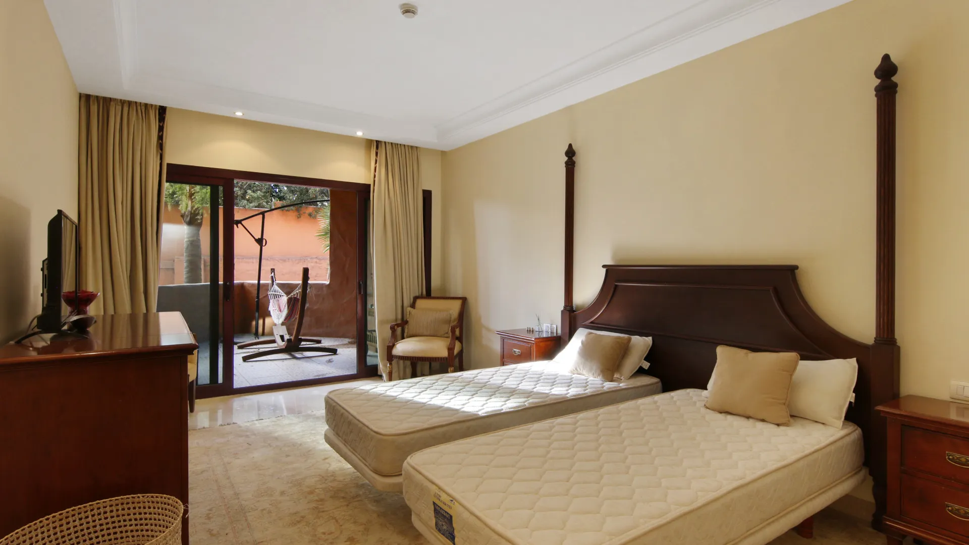 Ground floor apartment for sale in Kempinski