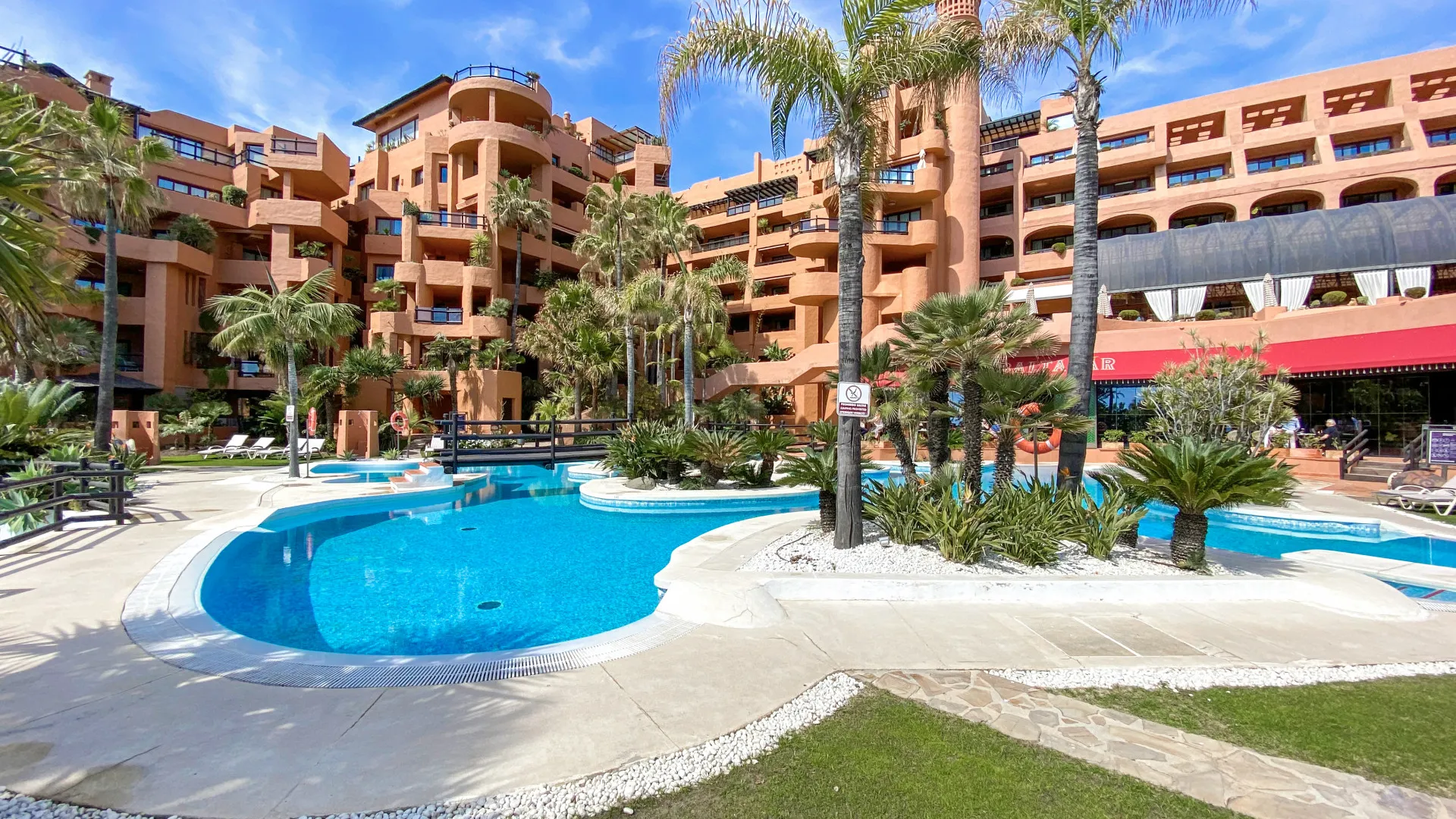 Ground floor apartment for sale in Kempinski
