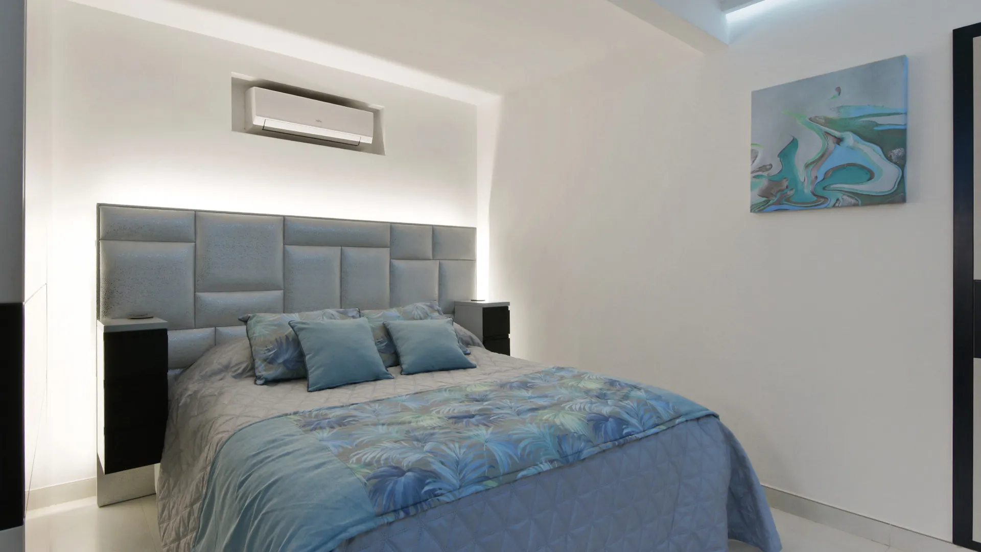 For sale town house in Estepona Old Town with 4 bedrooms