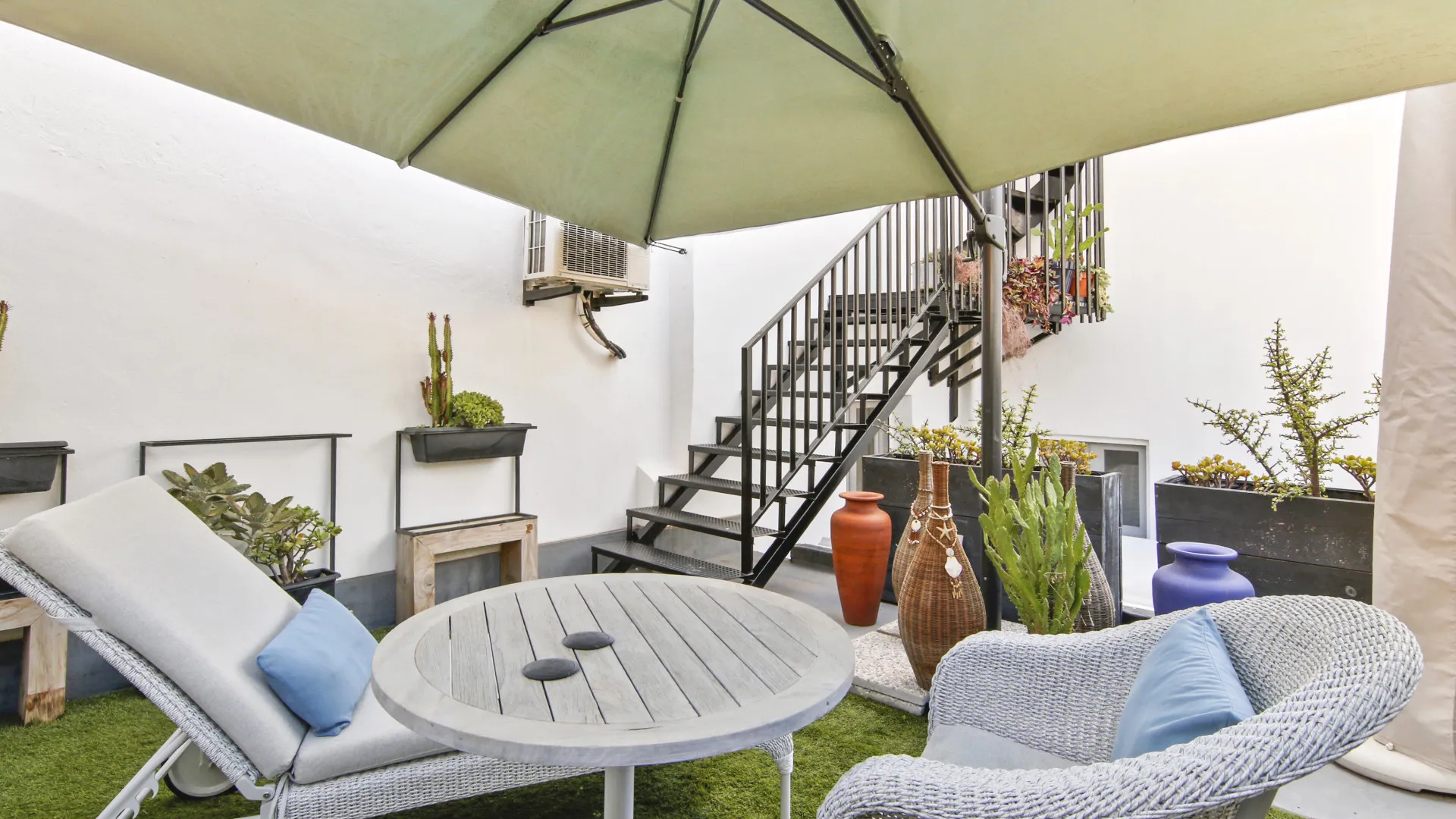 For sale town house in Estepona Old Town with 4 bedrooms
