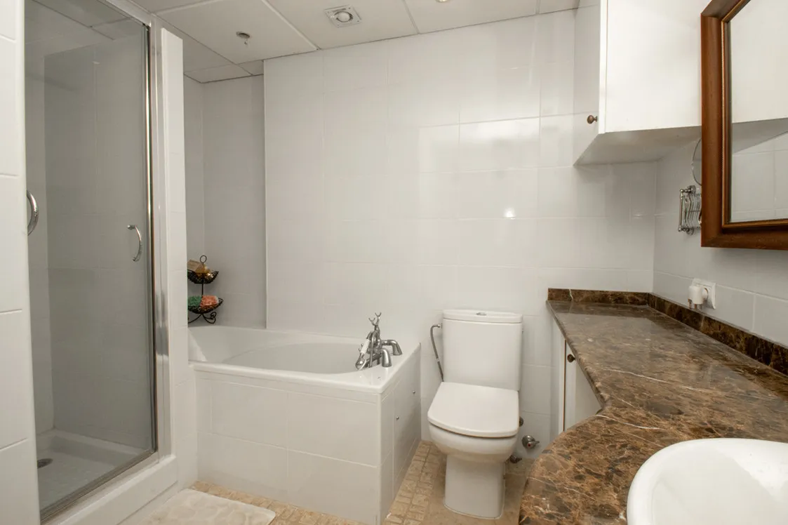 Comprar apartamento planta baja en Marbella Golden Mile