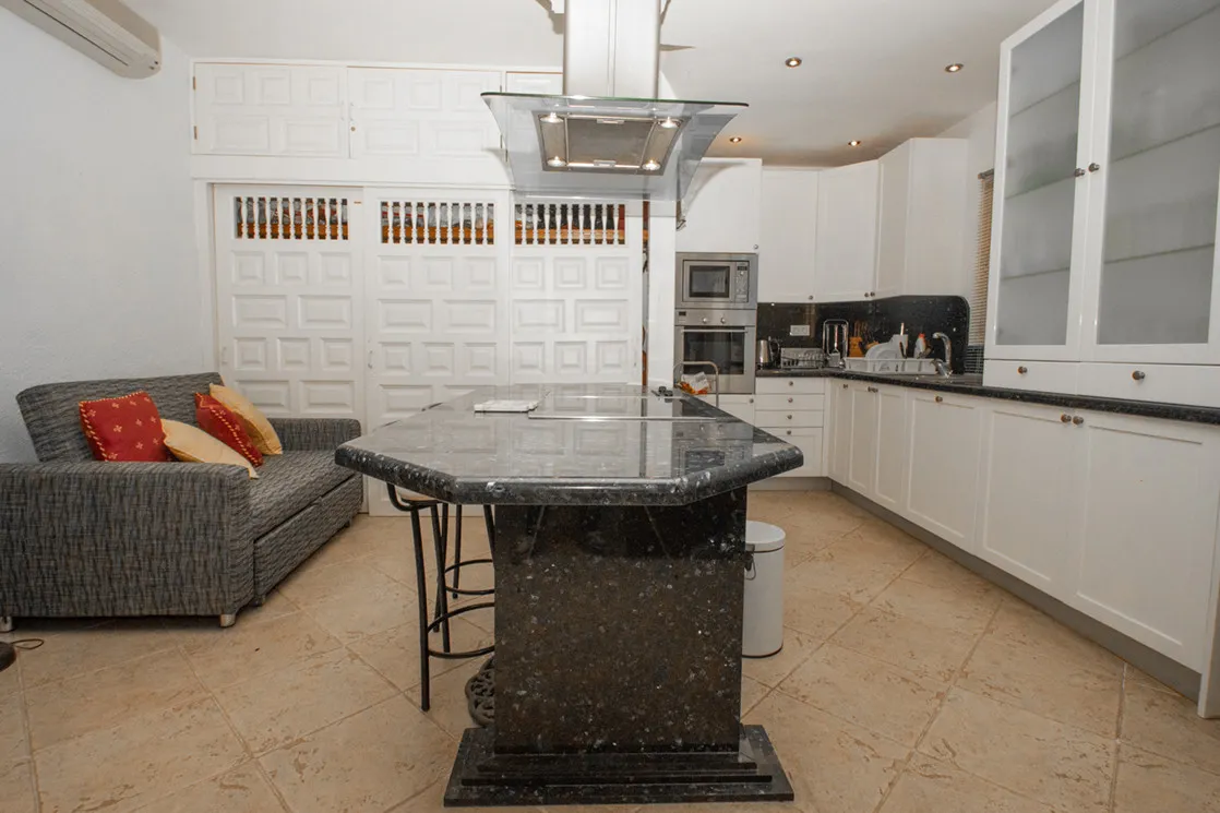 Comprar apartamento planta baja en Marbella Golden Mile