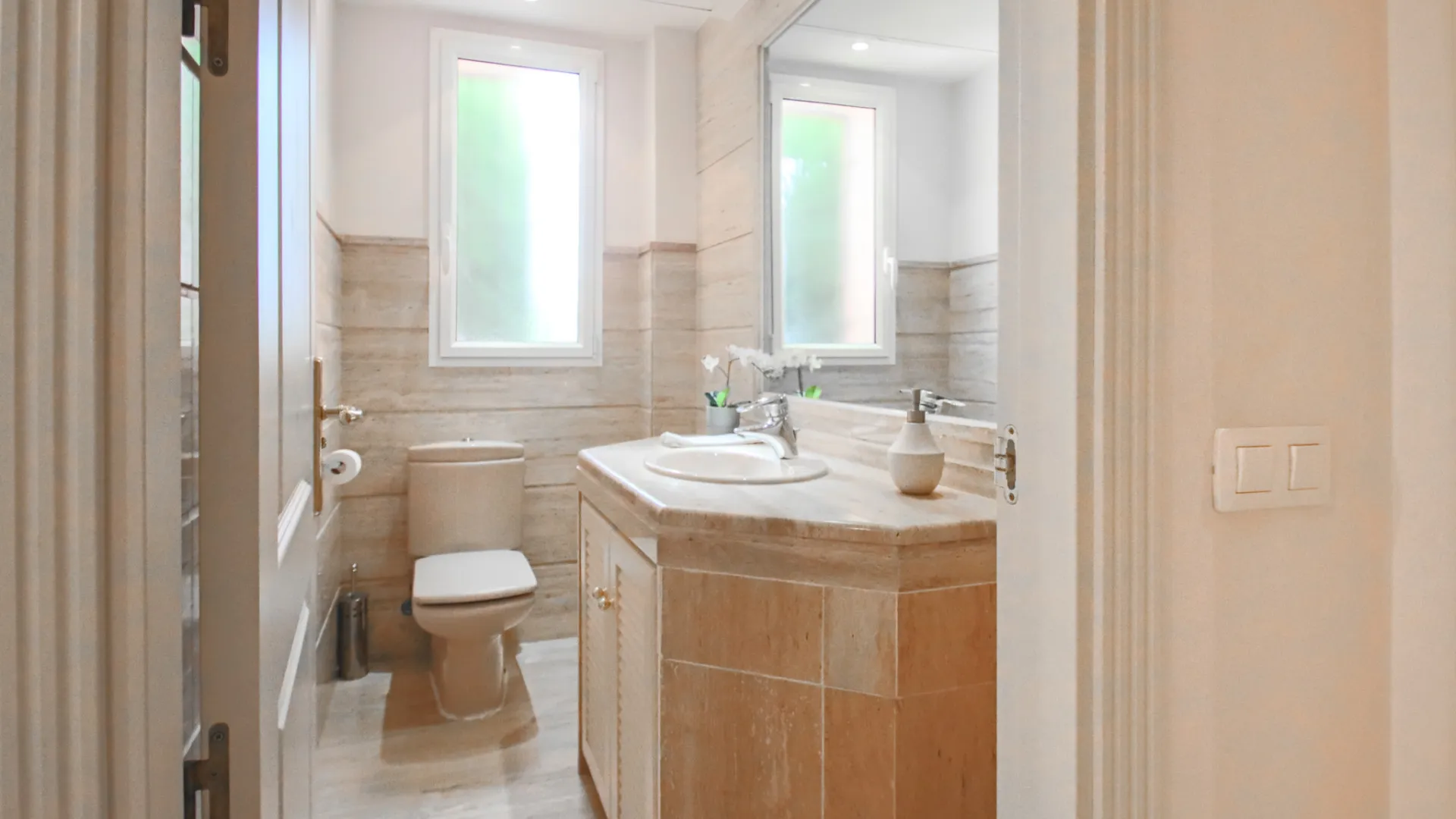 2 bedrooms Nueva Andalucia apartment for sale