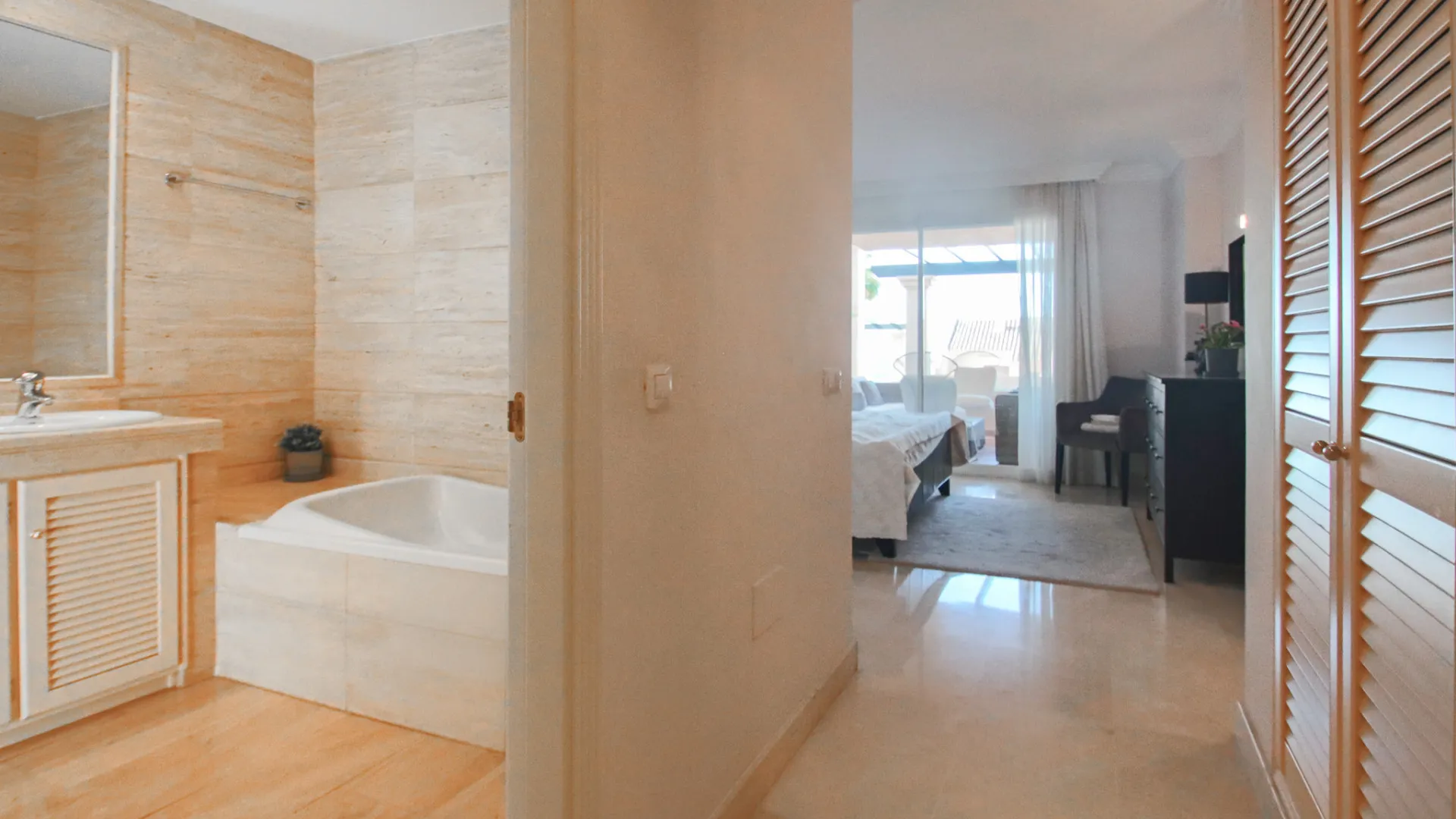 2 bedrooms Nueva Andalucia apartment for sale