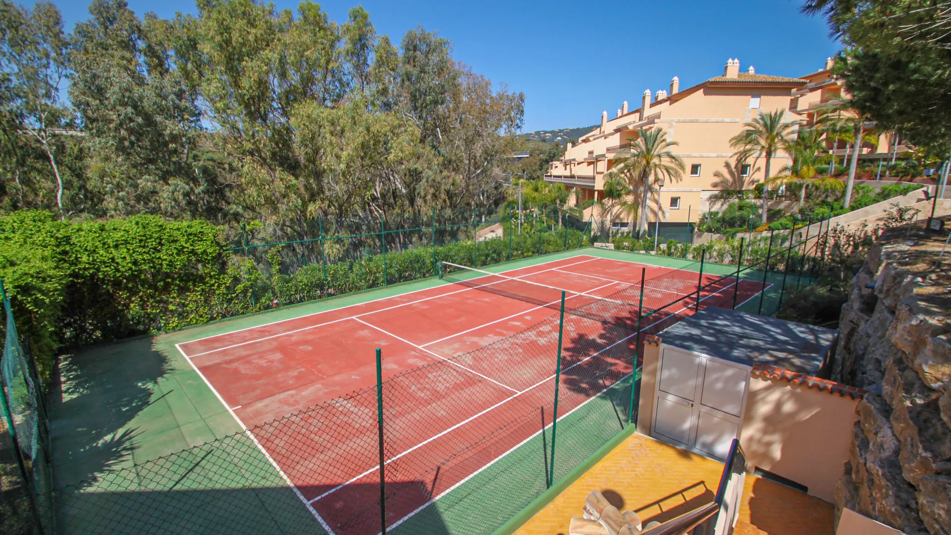 2 bedrooms Nueva Andalucia apartment for sale