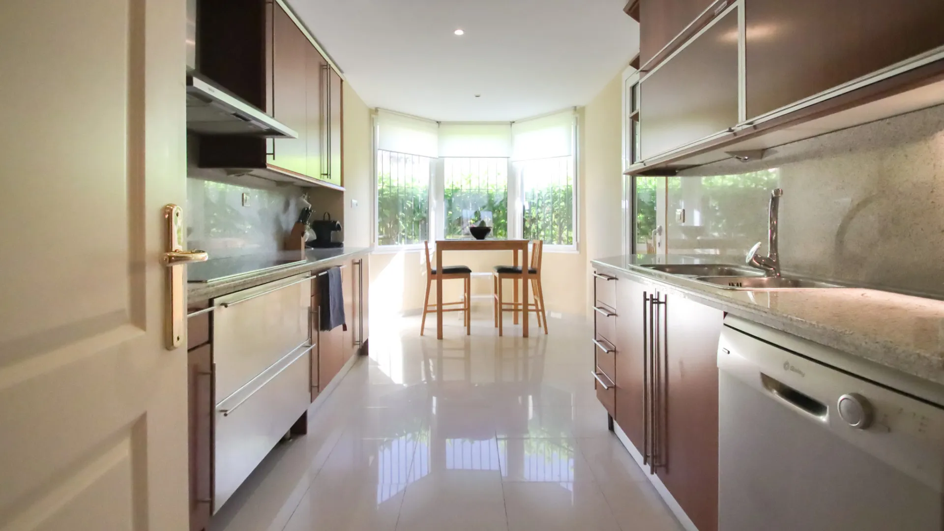 2 bedrooms Nueva Andalucia apartment for sale