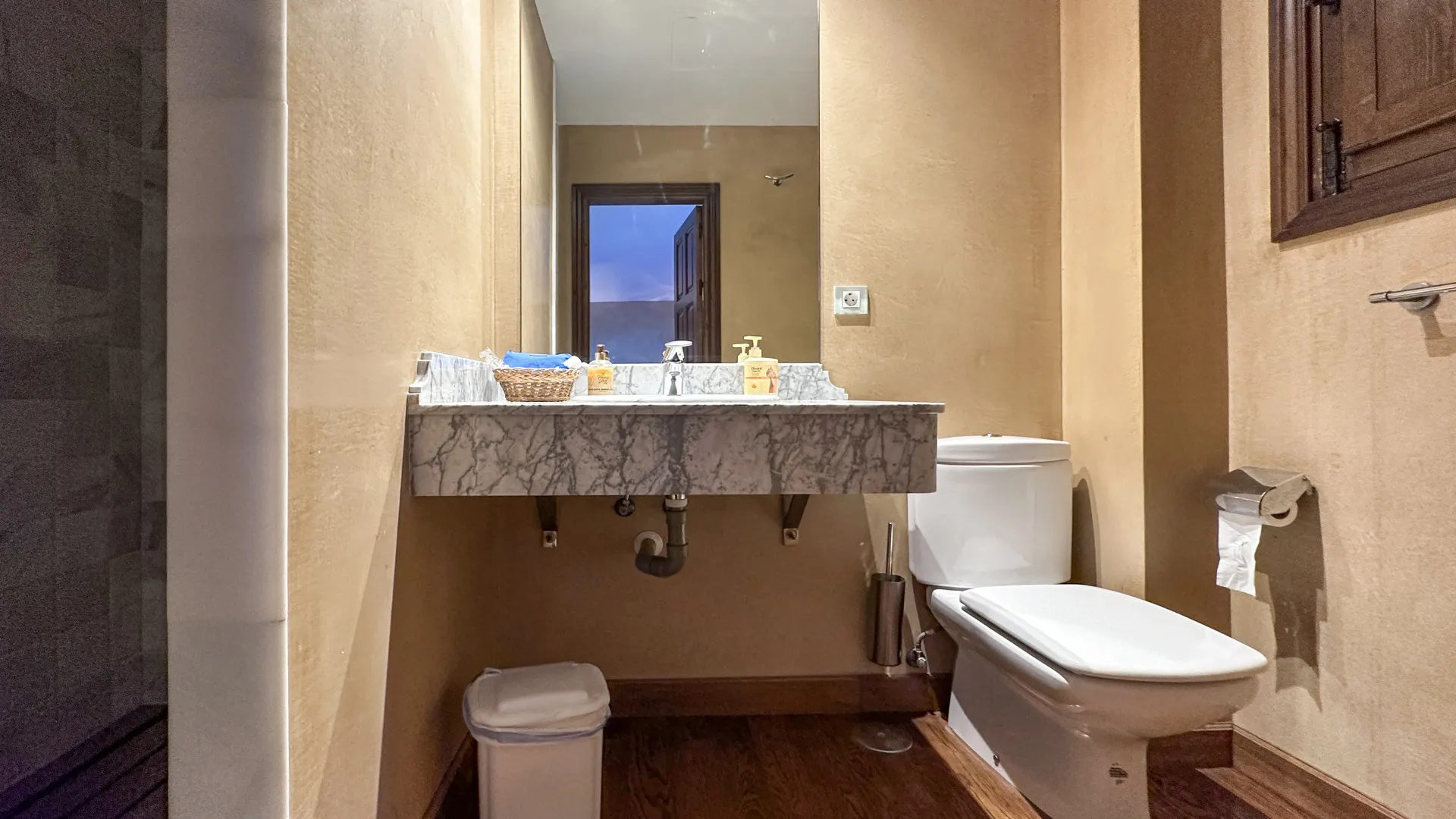 Finca with 5 bedrooms for sale in Ojen
