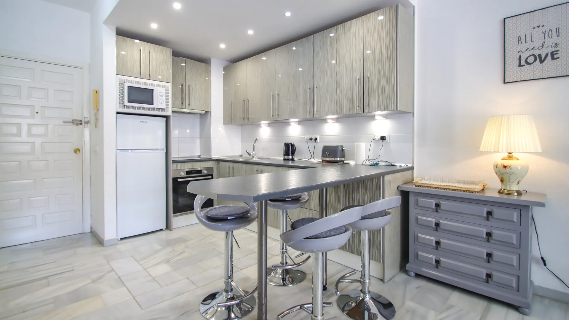 La Carolina apartment for sale