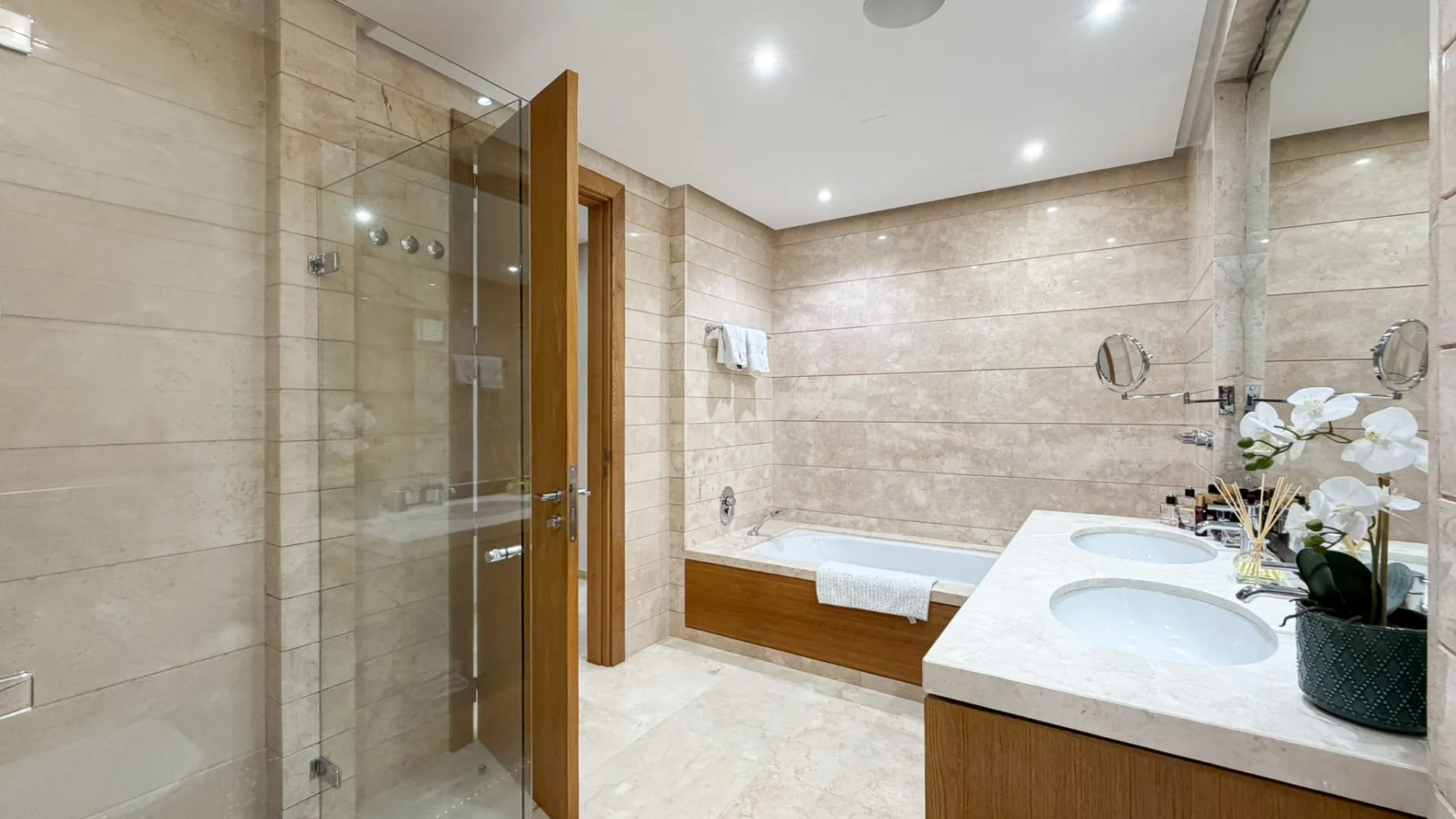 For sale apartment with 3 bedrooms in Imara