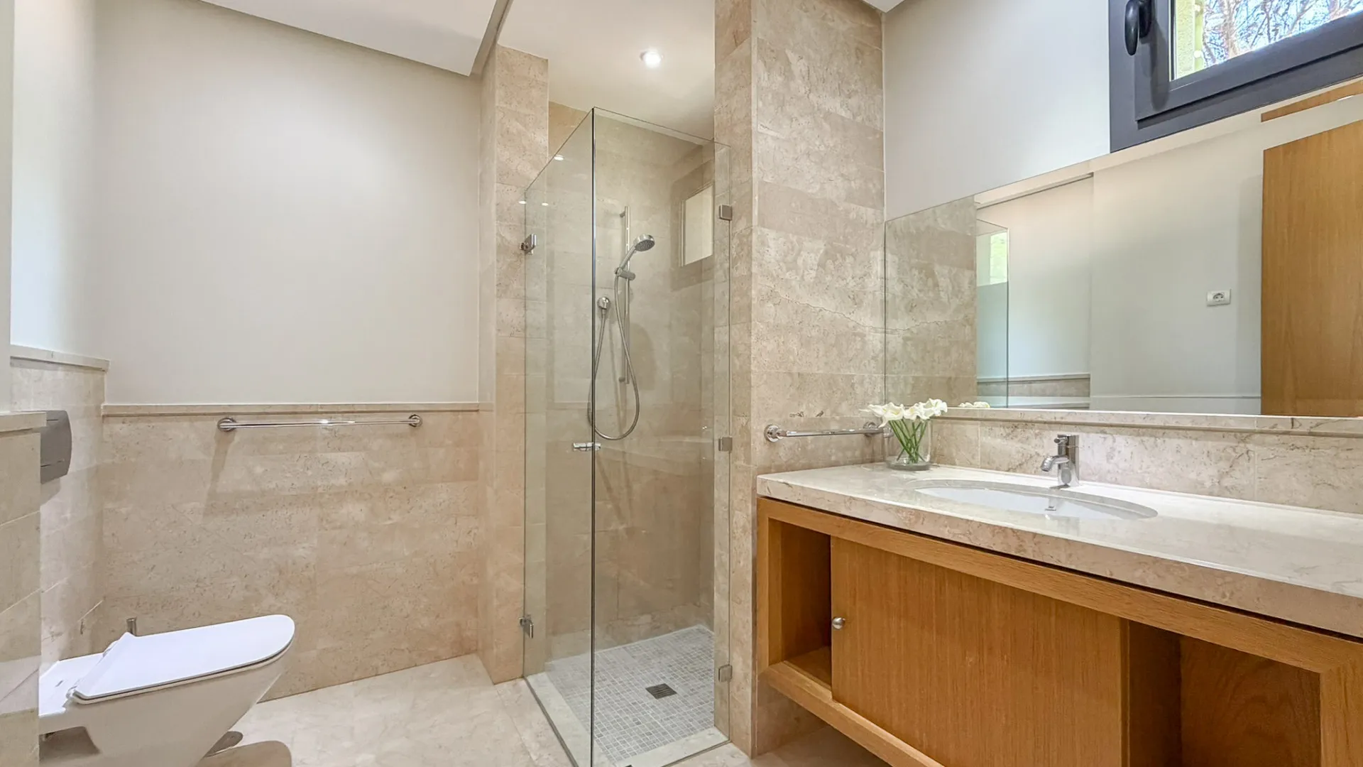 For sale apartment with 3 bedrooms in Imara