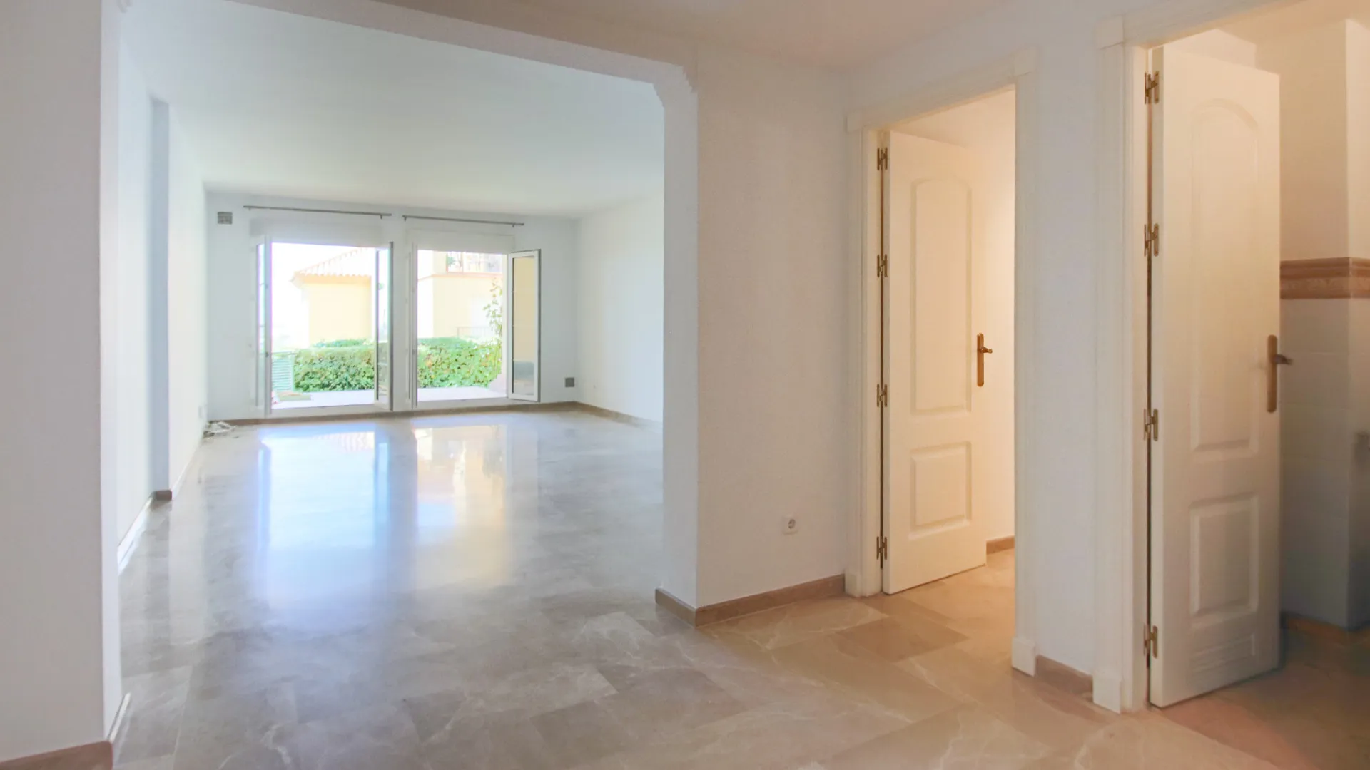 For sale Cumbres del Rodeo ground floor apartment