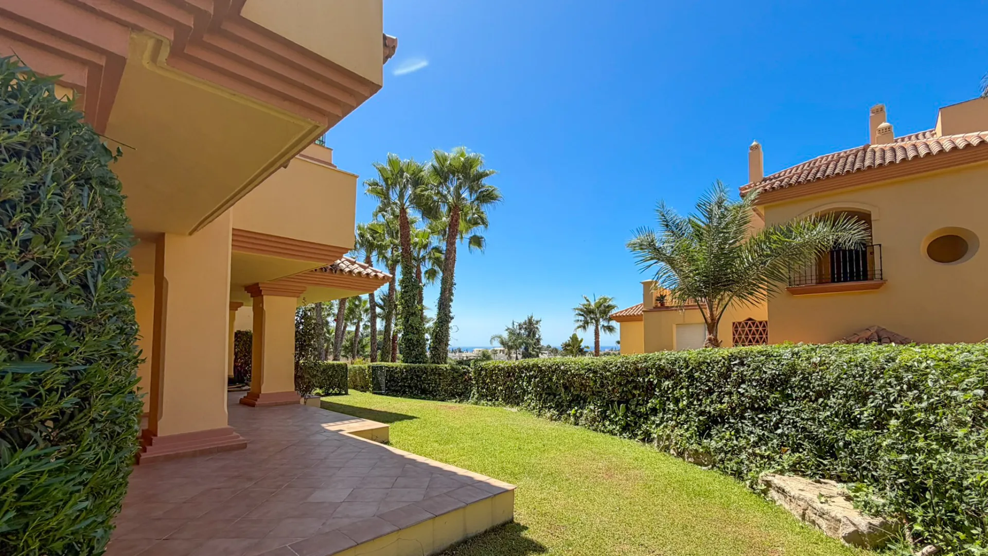 For sale Cumbres del Rodeo ground floor apartment