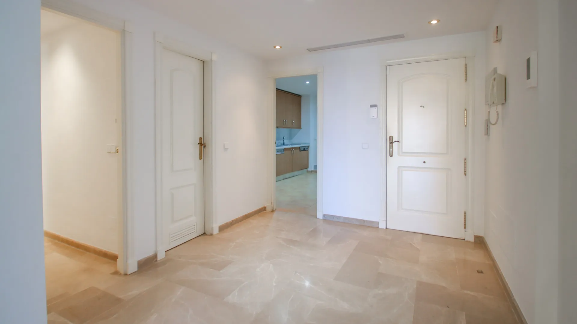 For sale Cumbres del Rodeo ground floor apartment