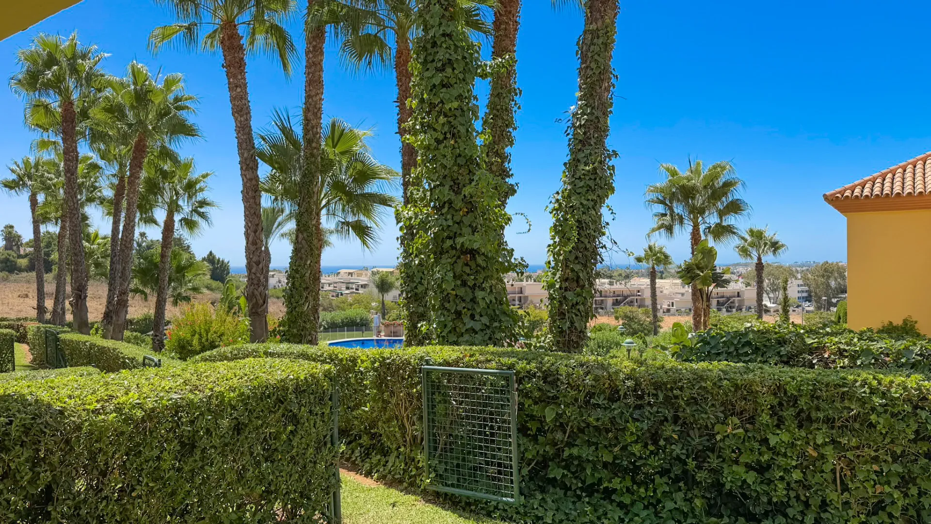 For sale Cumbres del Rodeo ground floor apartment