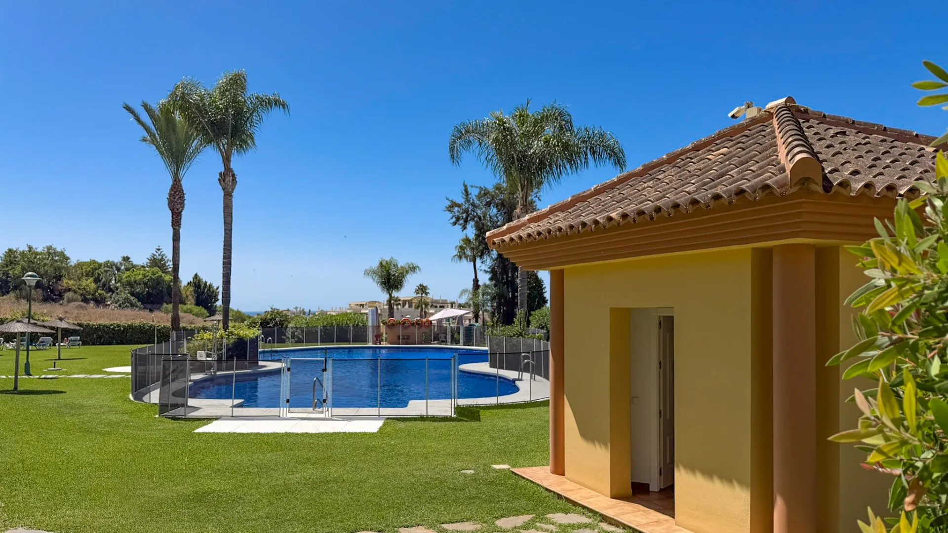 For sale Cumbres del Rodeo ground floor apartment