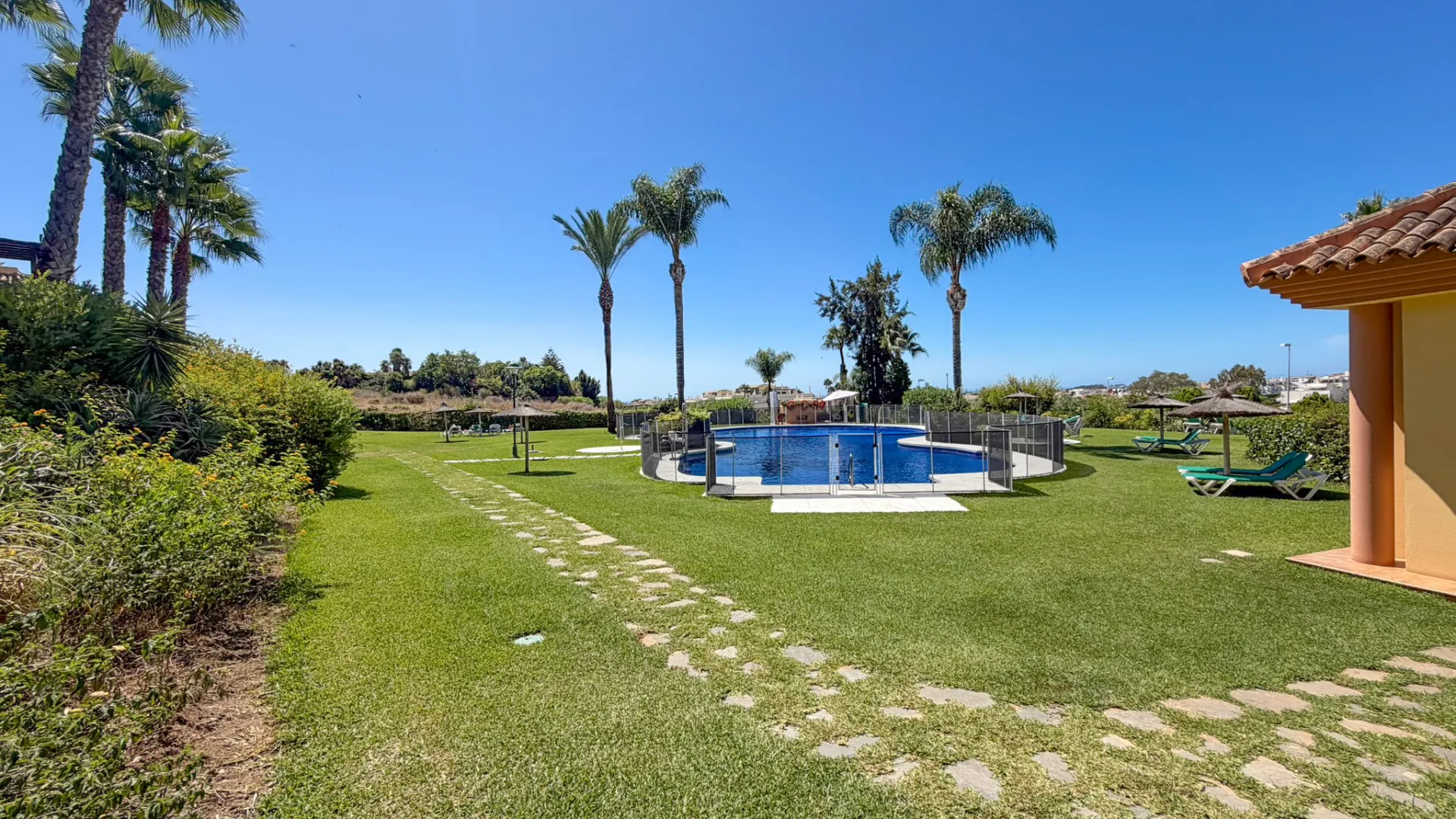 For sale Cumbres del Rodeo ground floor apartment