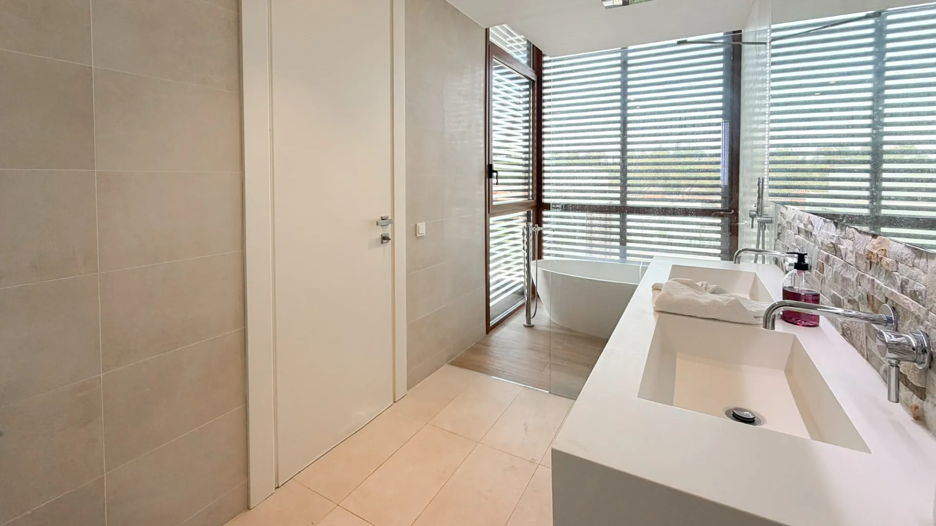 Marbella Golden Mile, villa pareada a la venta