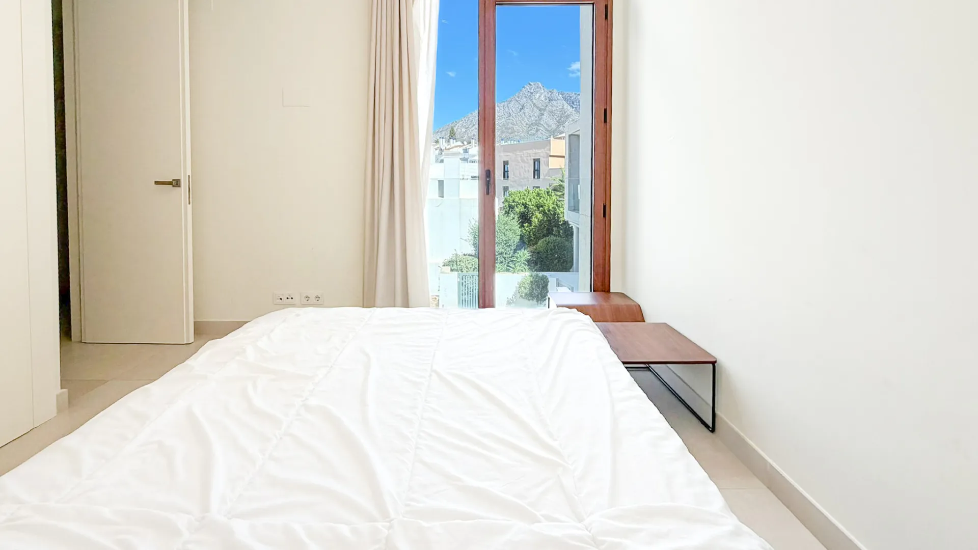 Comprar villa pareada en Marbella Golden Mile