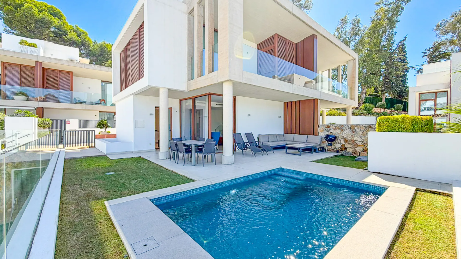 Comprar villa pareada en Marbella Golden Mile