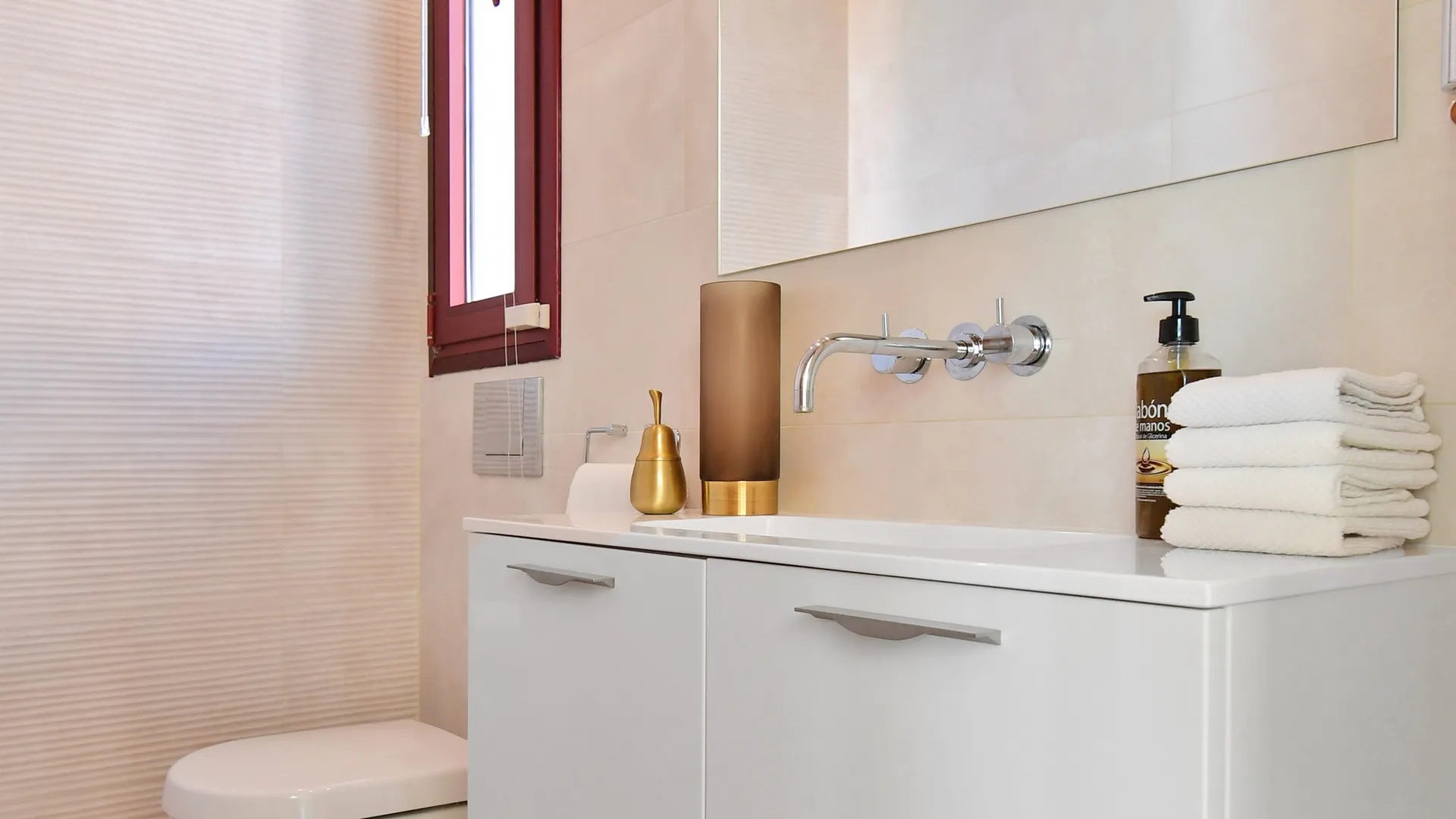 Nueva Andalucia, villa de 7 dormitorios en venta