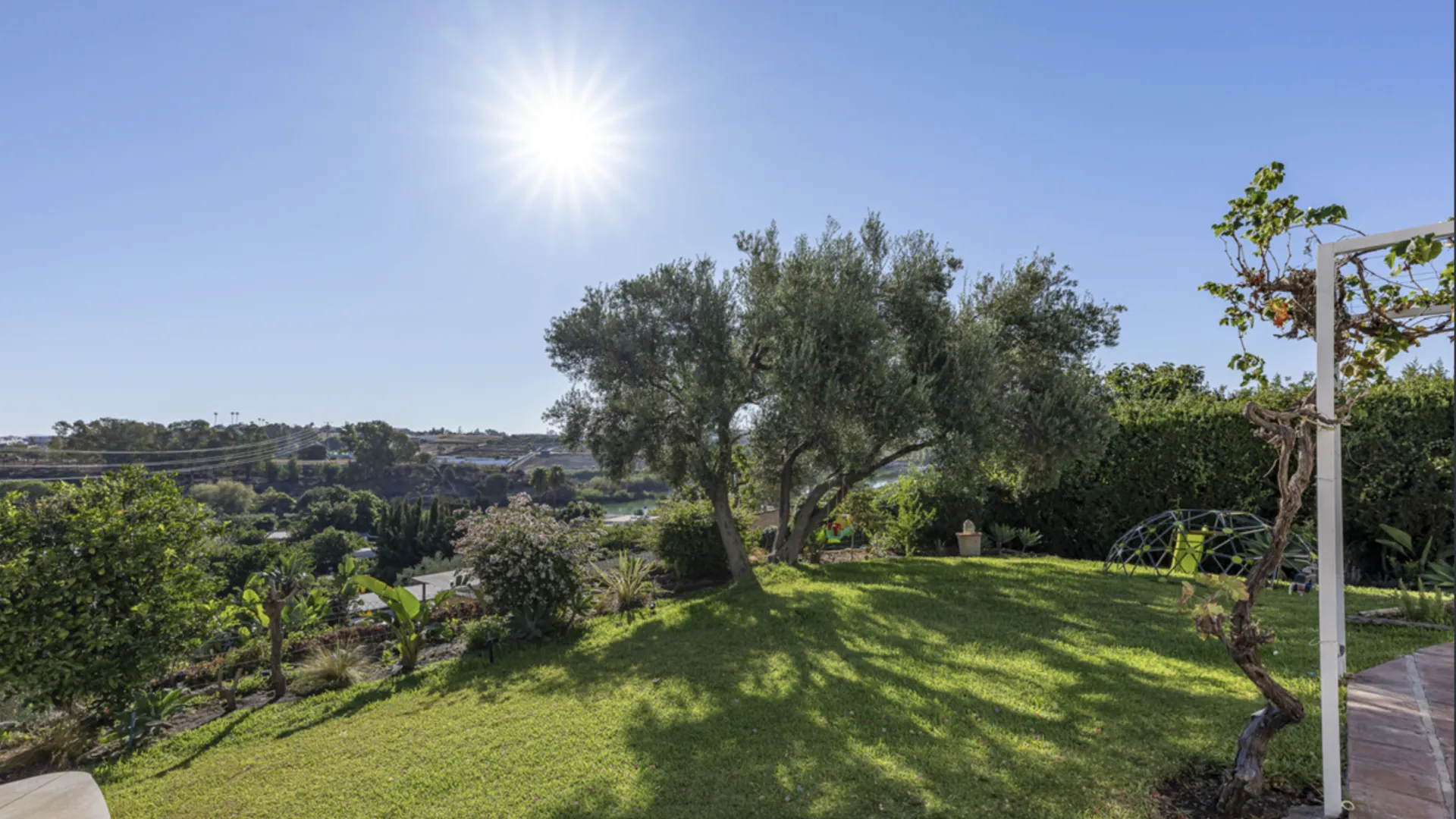 Villa con 3 dormitorios en venta en Guadalmina Alta