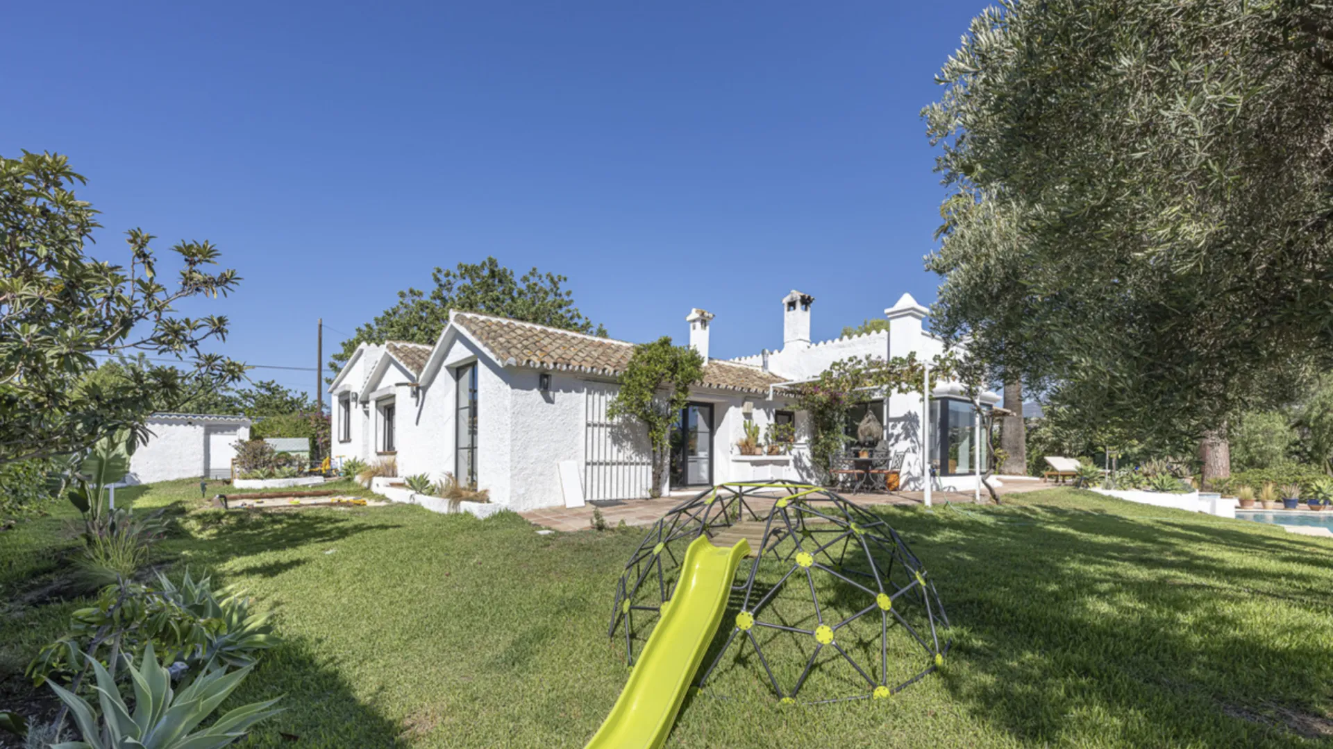 Villa con 3 dormitorios en venta en Guadalmina Alta