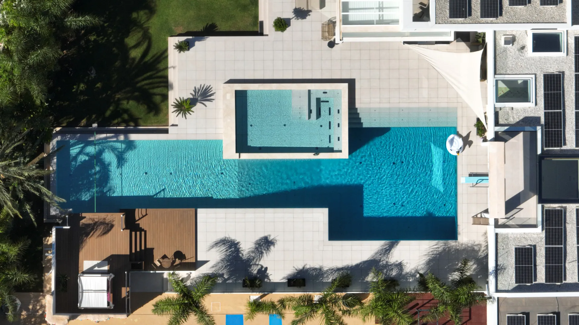 Villa en venta en El Paraiso con 7 dormitorios