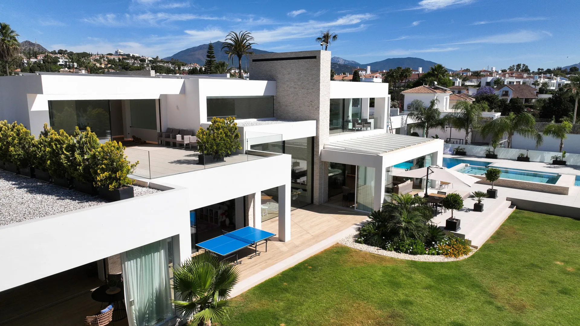 Villa en venta en El Paraiso con 7 dormitorios