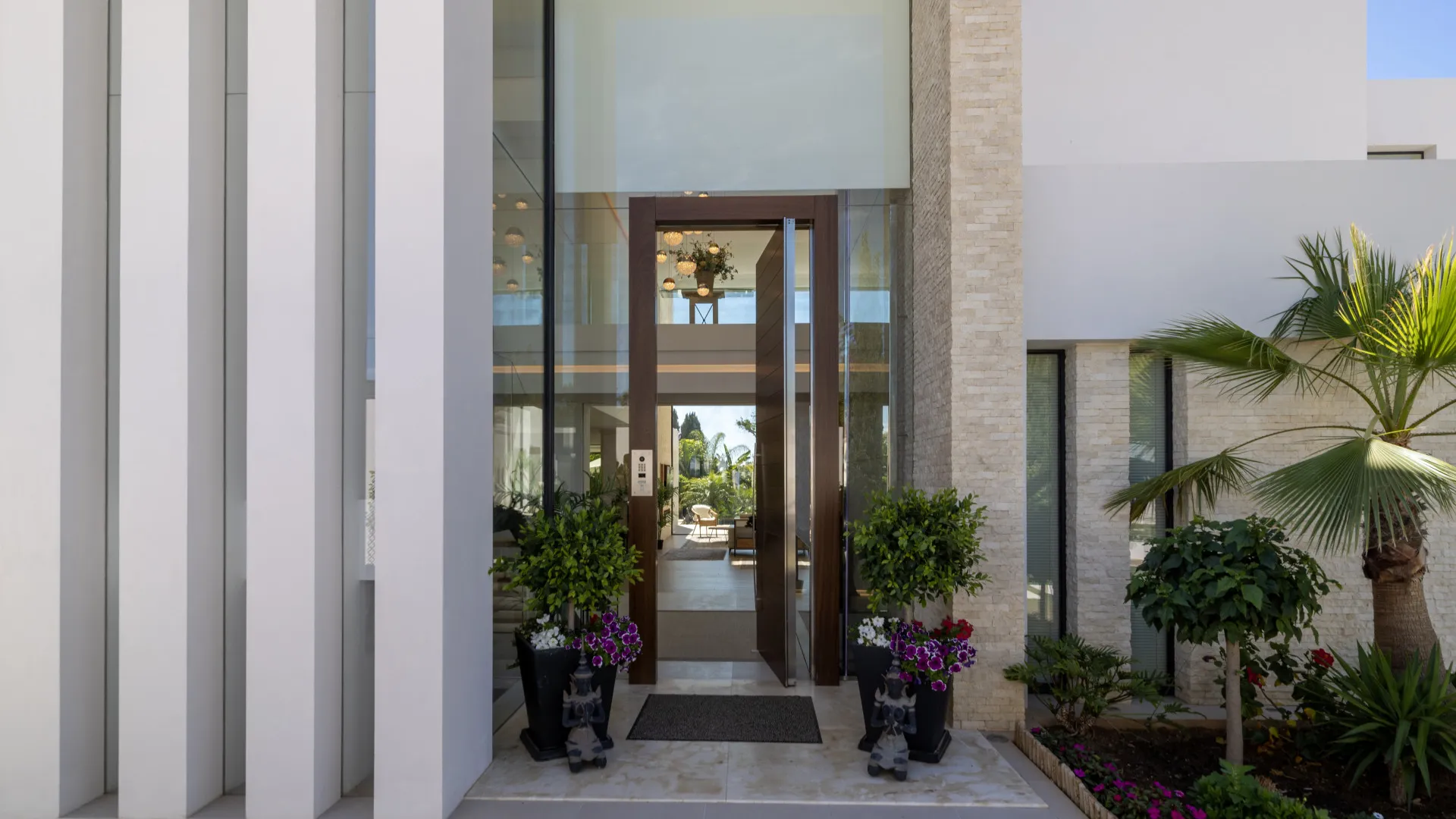 Villa en venta en El Paraiso con 7 dormitorios