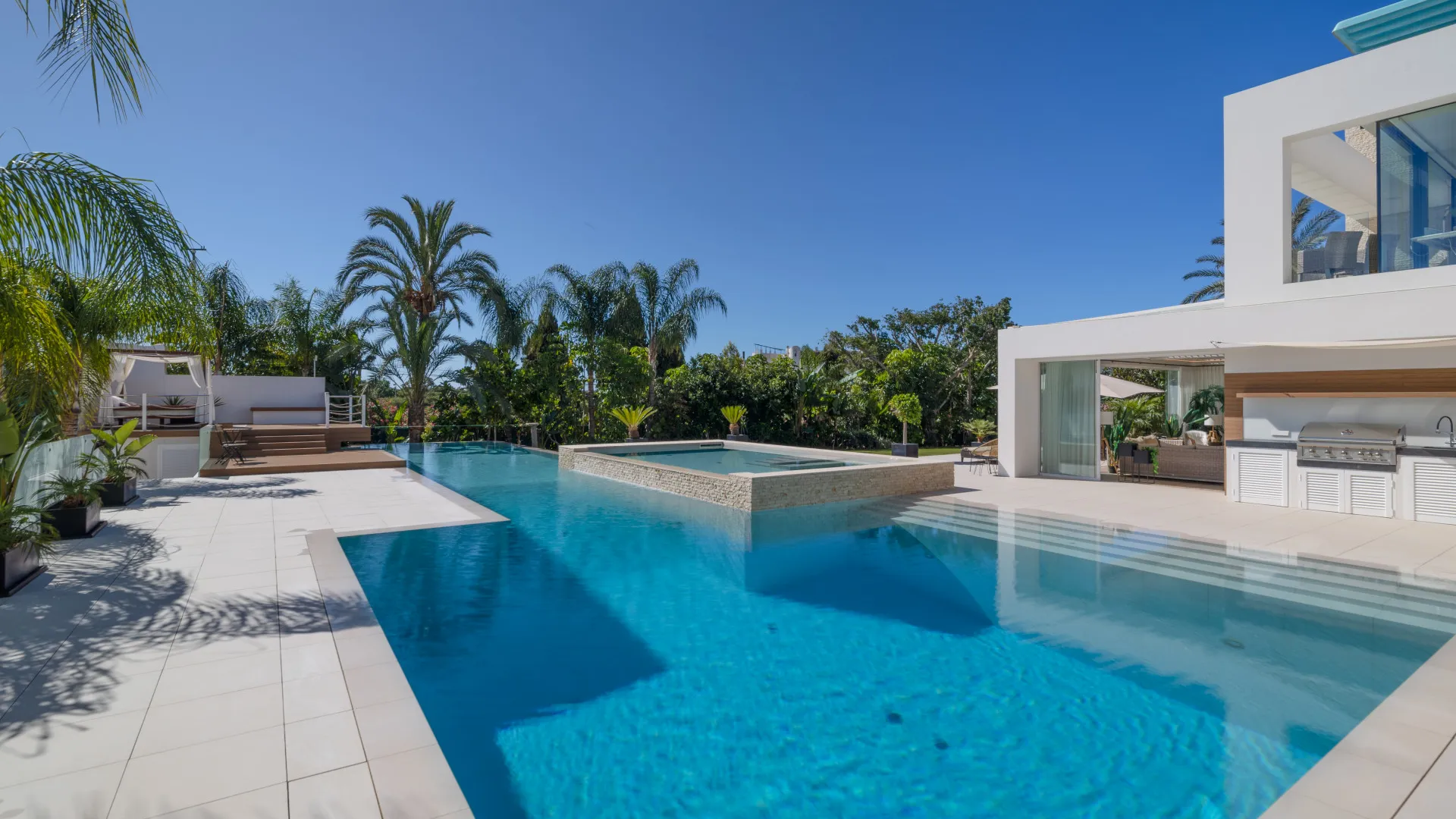 Villa en venta en El Paraiso con 7 dormitorios