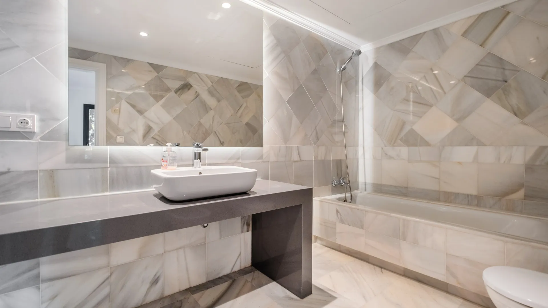 Apartment for sale in Monte Halcones