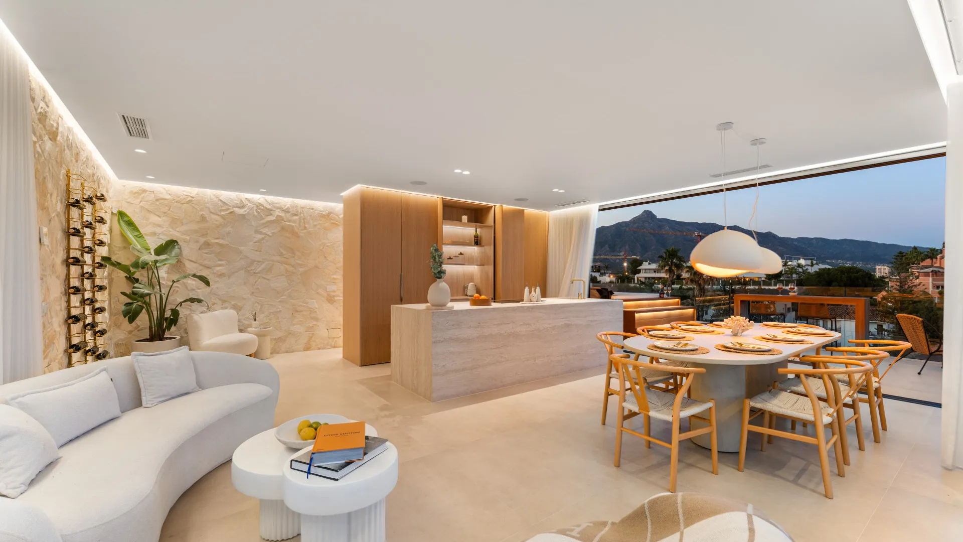 Nueva Andalucia 5 bedrooms villa for sale