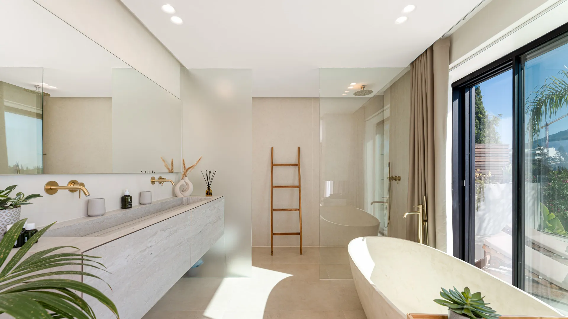 Nueva Andalucia 5 bedrooms villa for sale