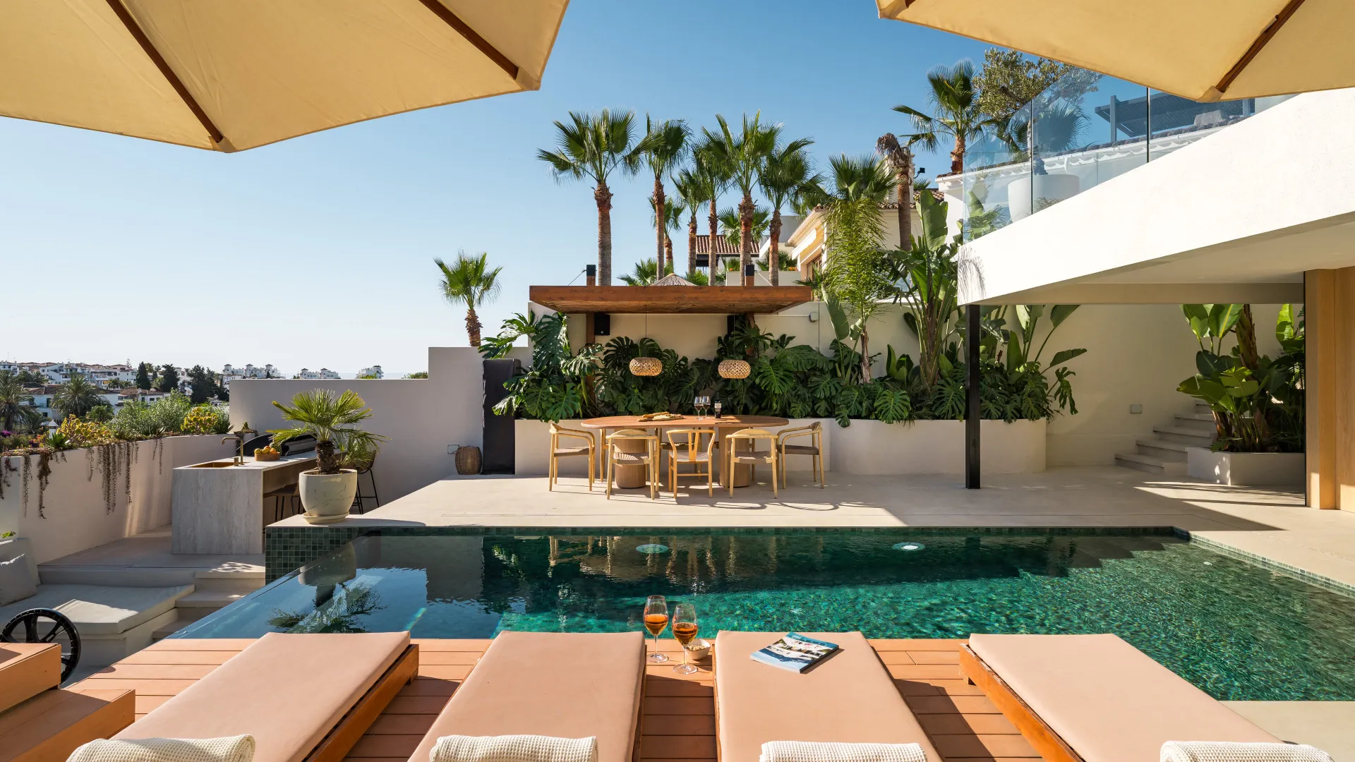 Nueva Andalucia 5 bedrooms villa for sale