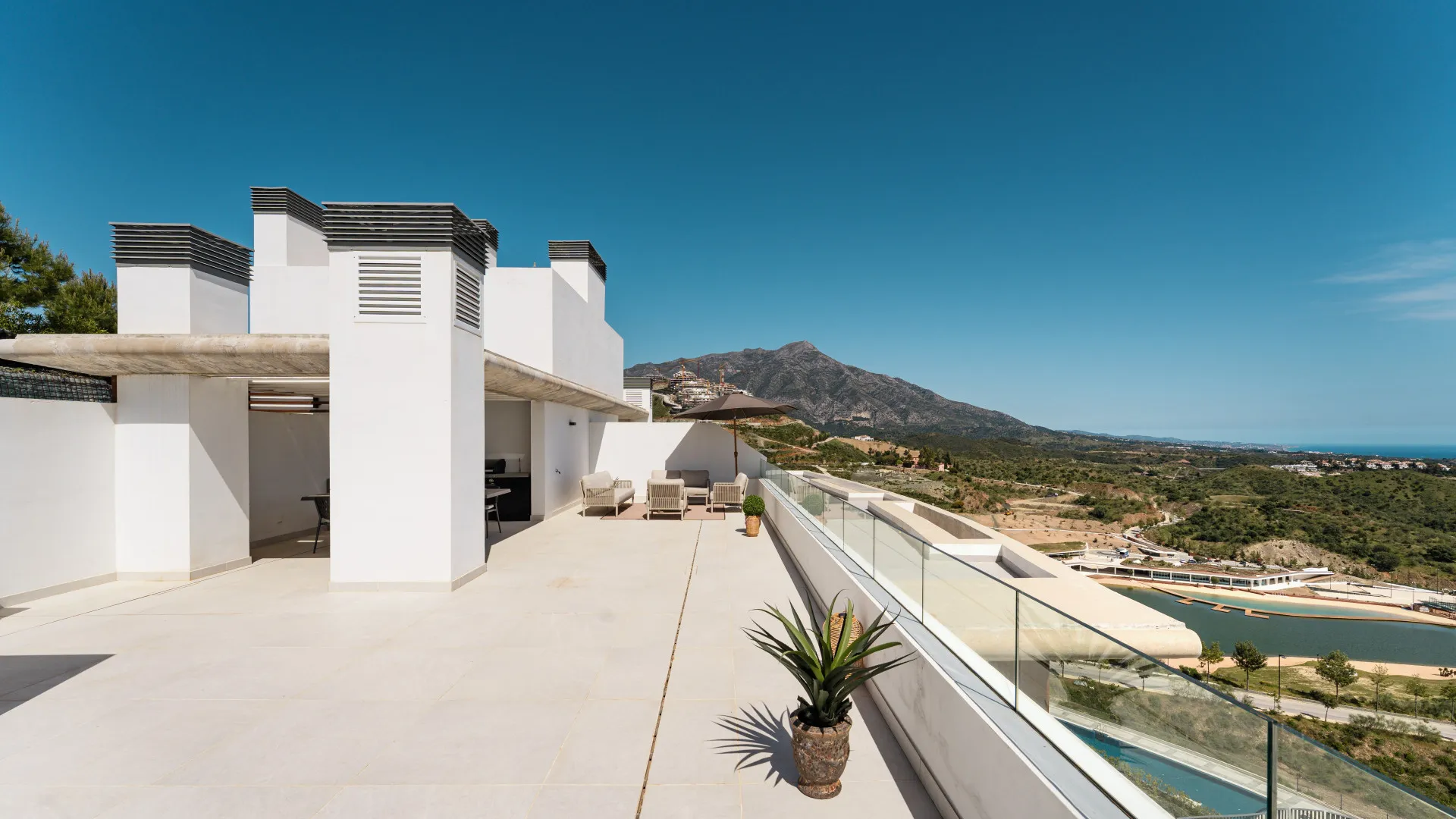 Duplex penthouse for sale in Real de La Quinta