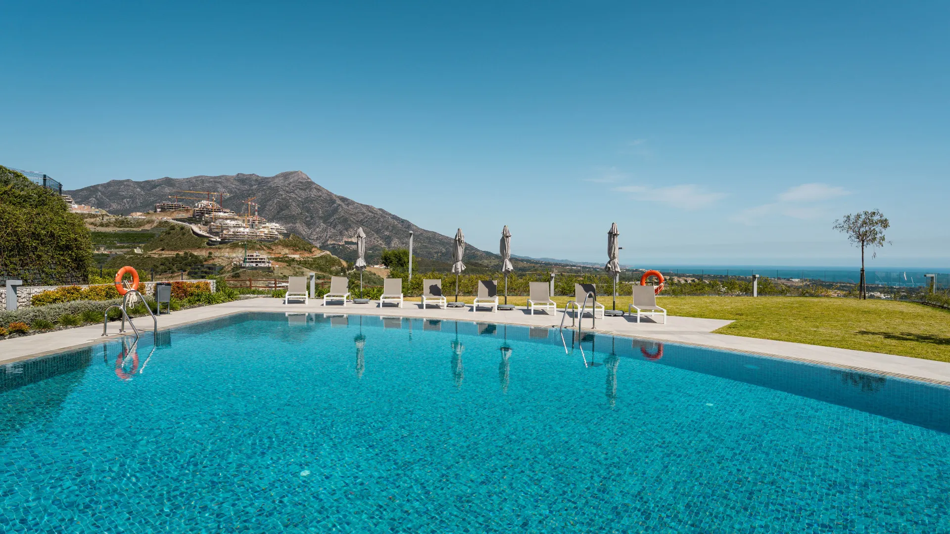 Duplex penthouse for sale in Real de La Quinta
