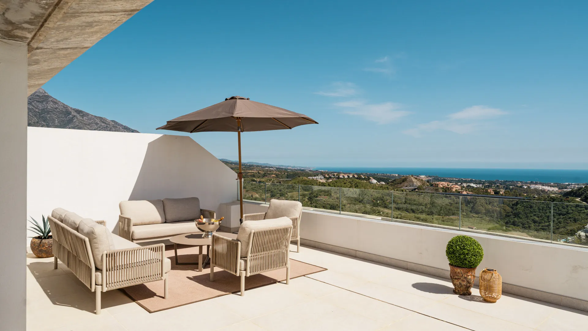 Duplex penthouse for sale in Real de La Quinta