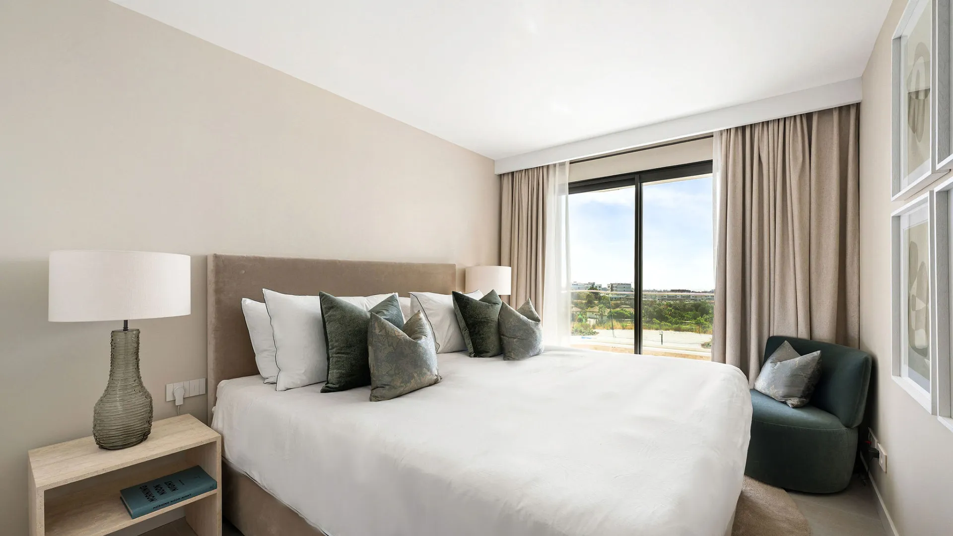 Comprar apartamento en Estepona con 2 dormitorios