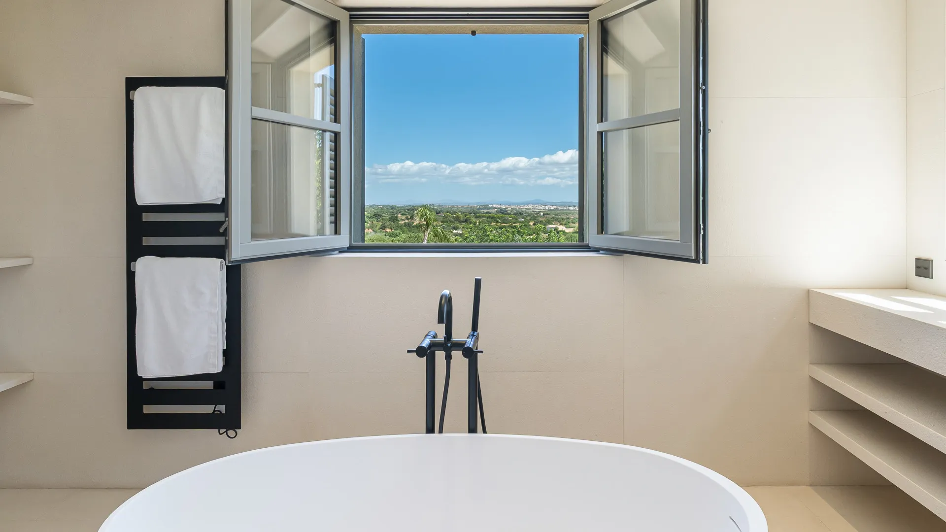 For sale Santa Maria del Cami villa with 5 bedrooms