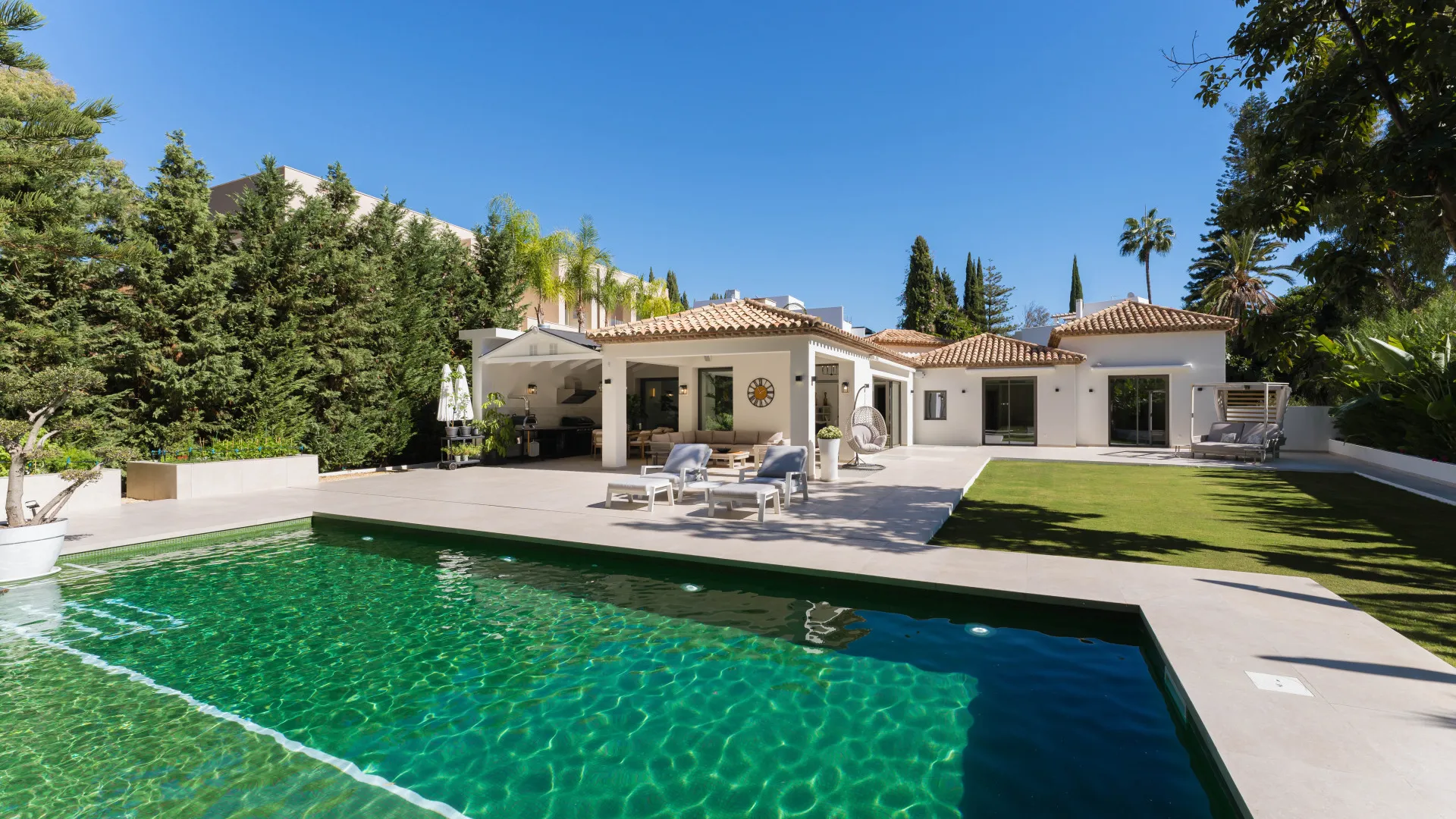 Villa for sale in La Cerquilla with 5 bedrooms