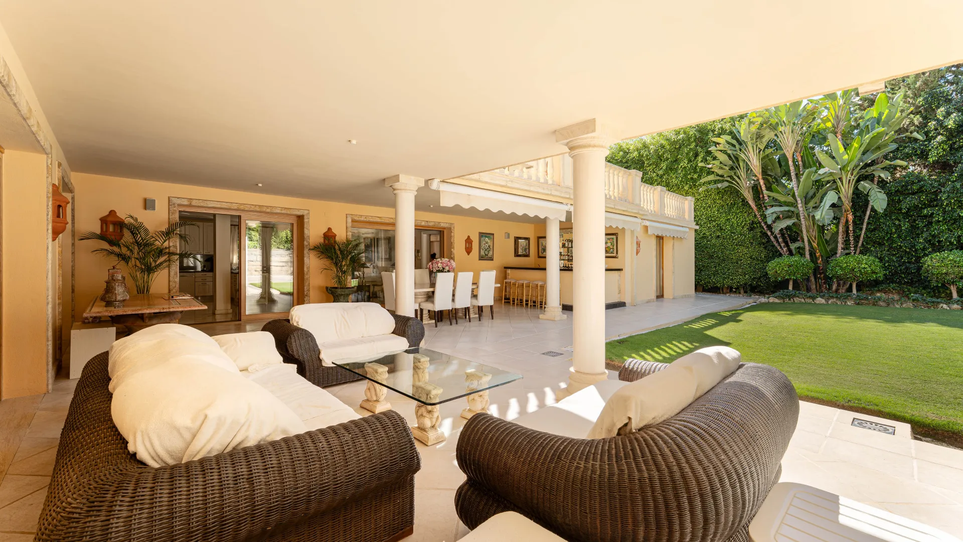 Buy Nueva Andalucia villa with 5 bedrooms