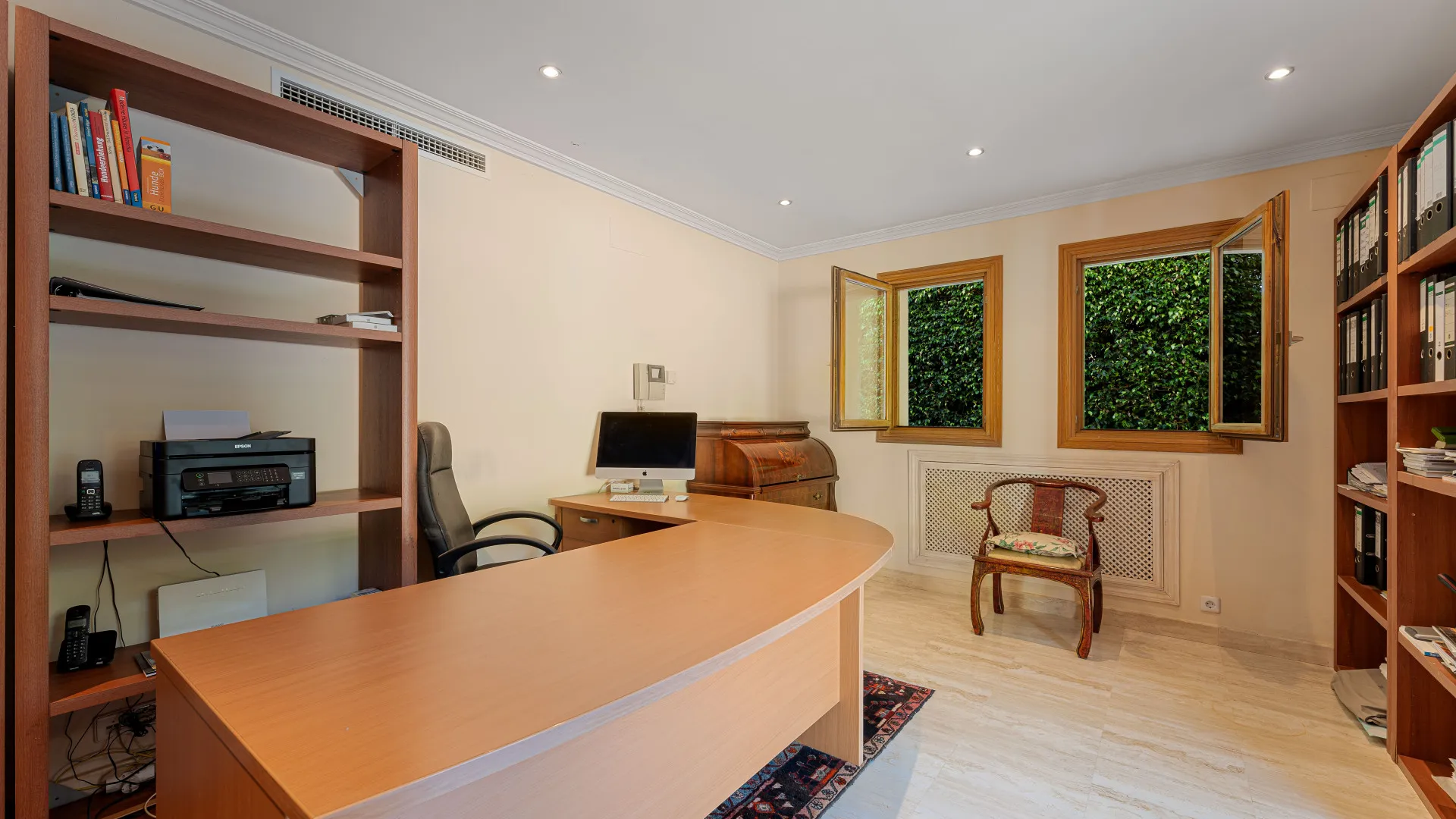 Buy Nueva Andalucia villa with 5 bedrooms