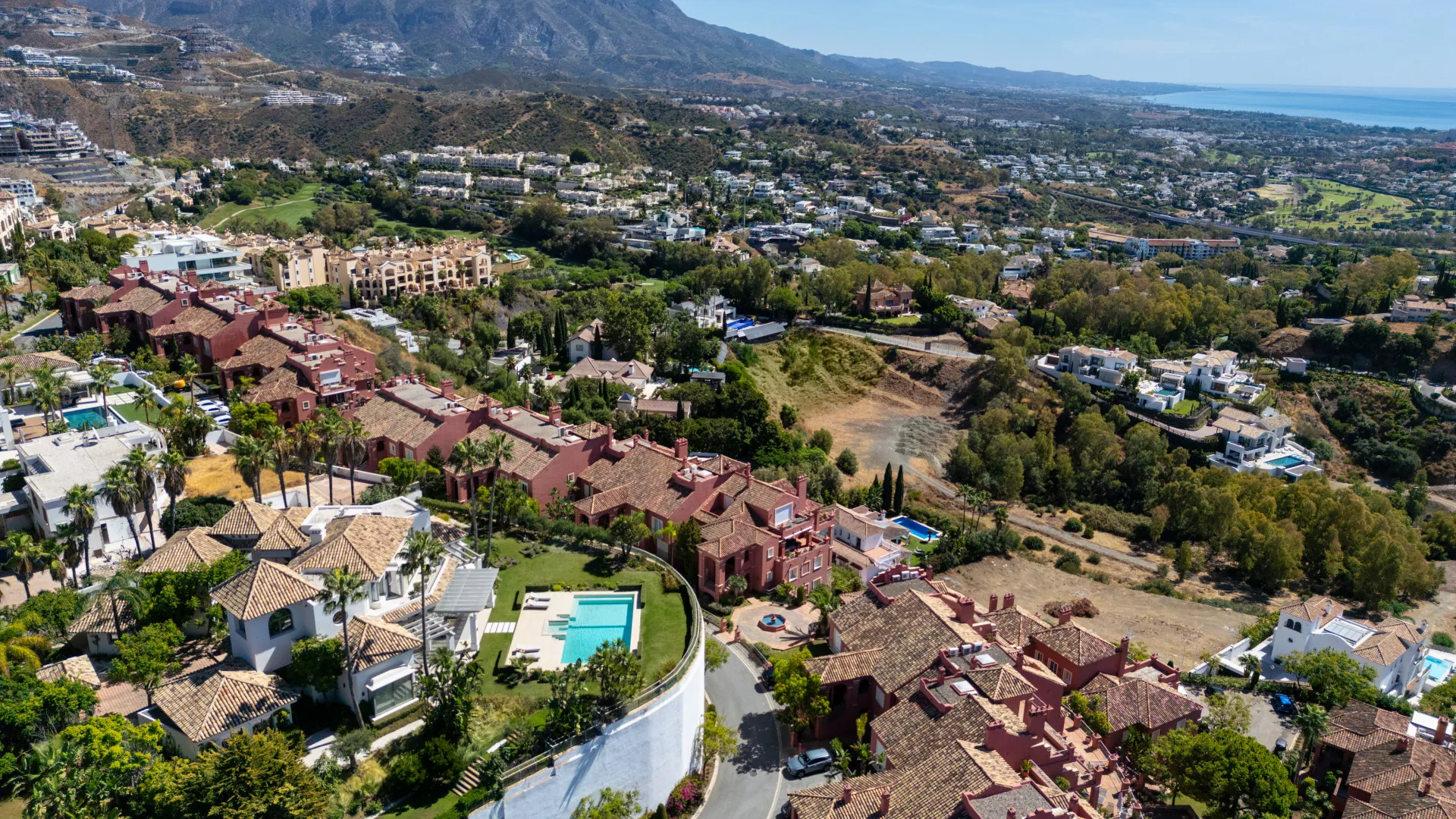 For sale Monte Halcones 7 bedrooms villa