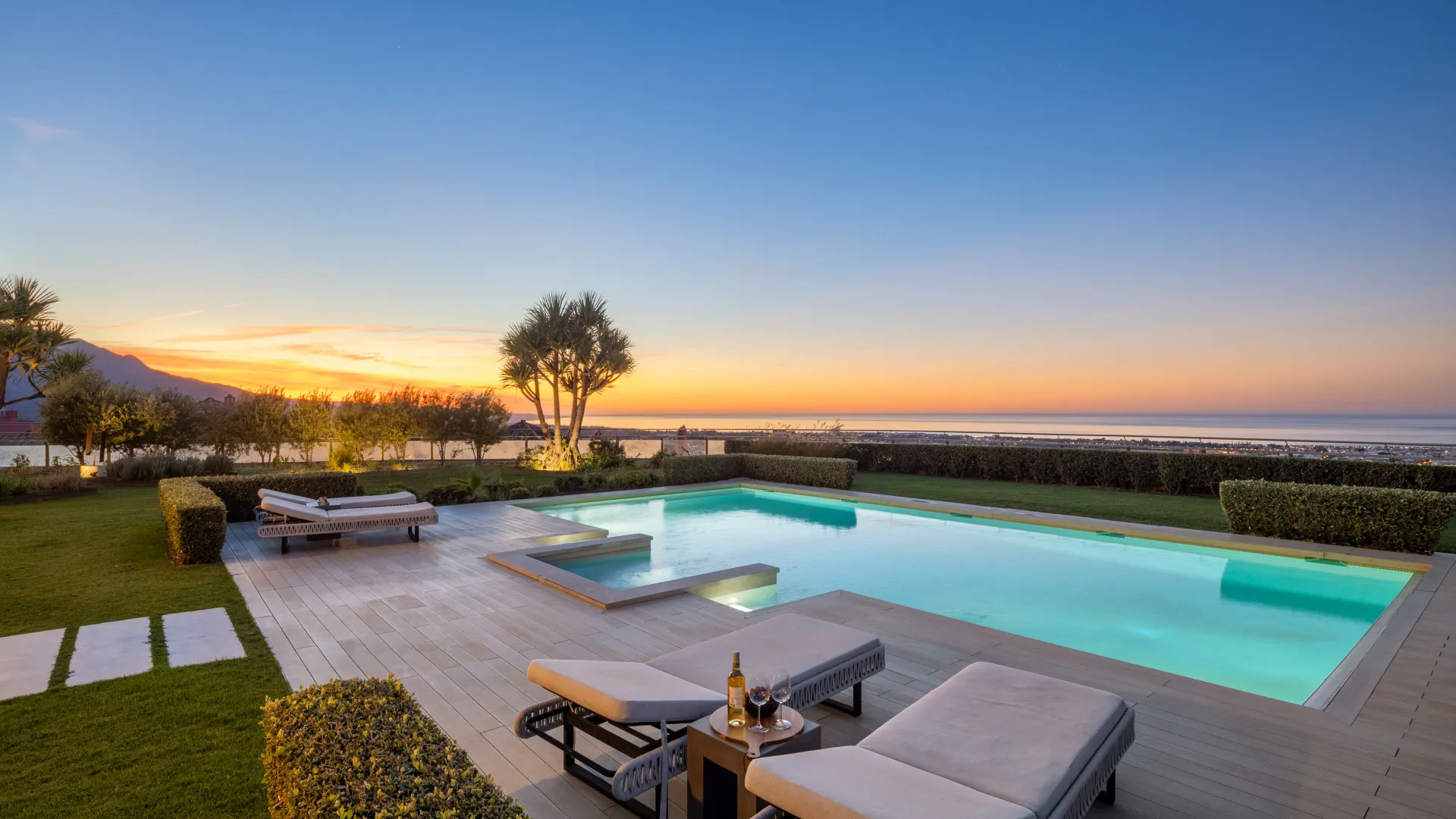 For sale Monte Halcones 7 bedrooms villa