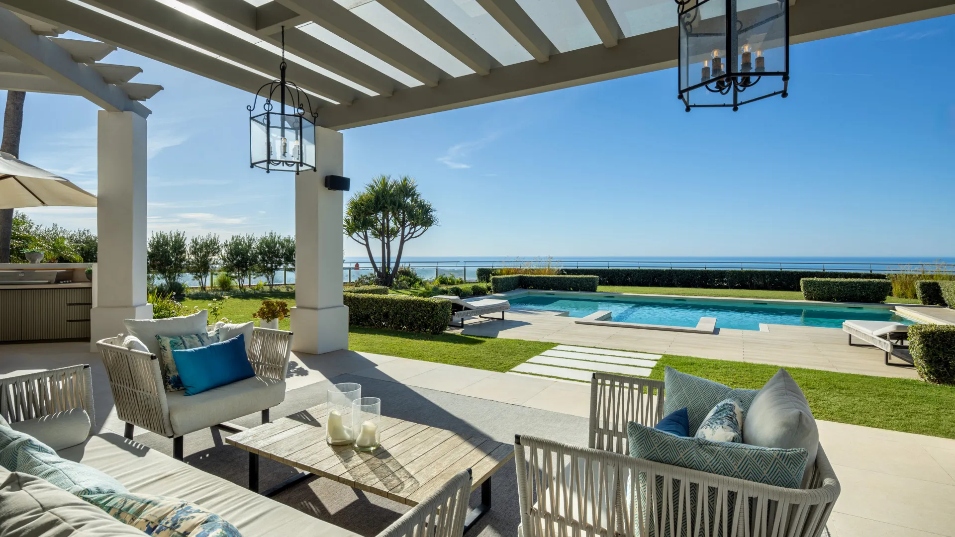For sale Monte Halcones 7 bedrooms villa