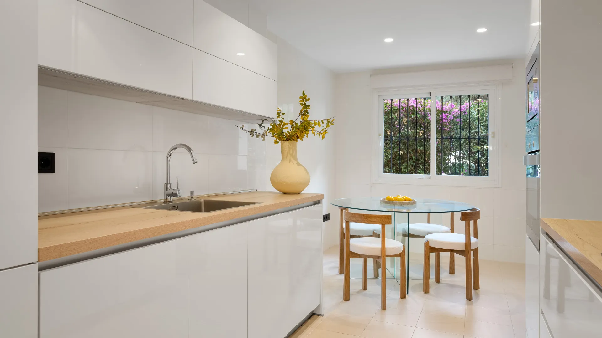 Comprar apartamento de 3 dormitorios en Sierra Blanca