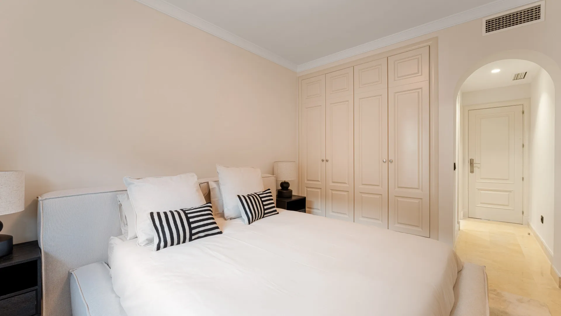 Comprar apartamento de 3 dormitorios en Sierra Blanca