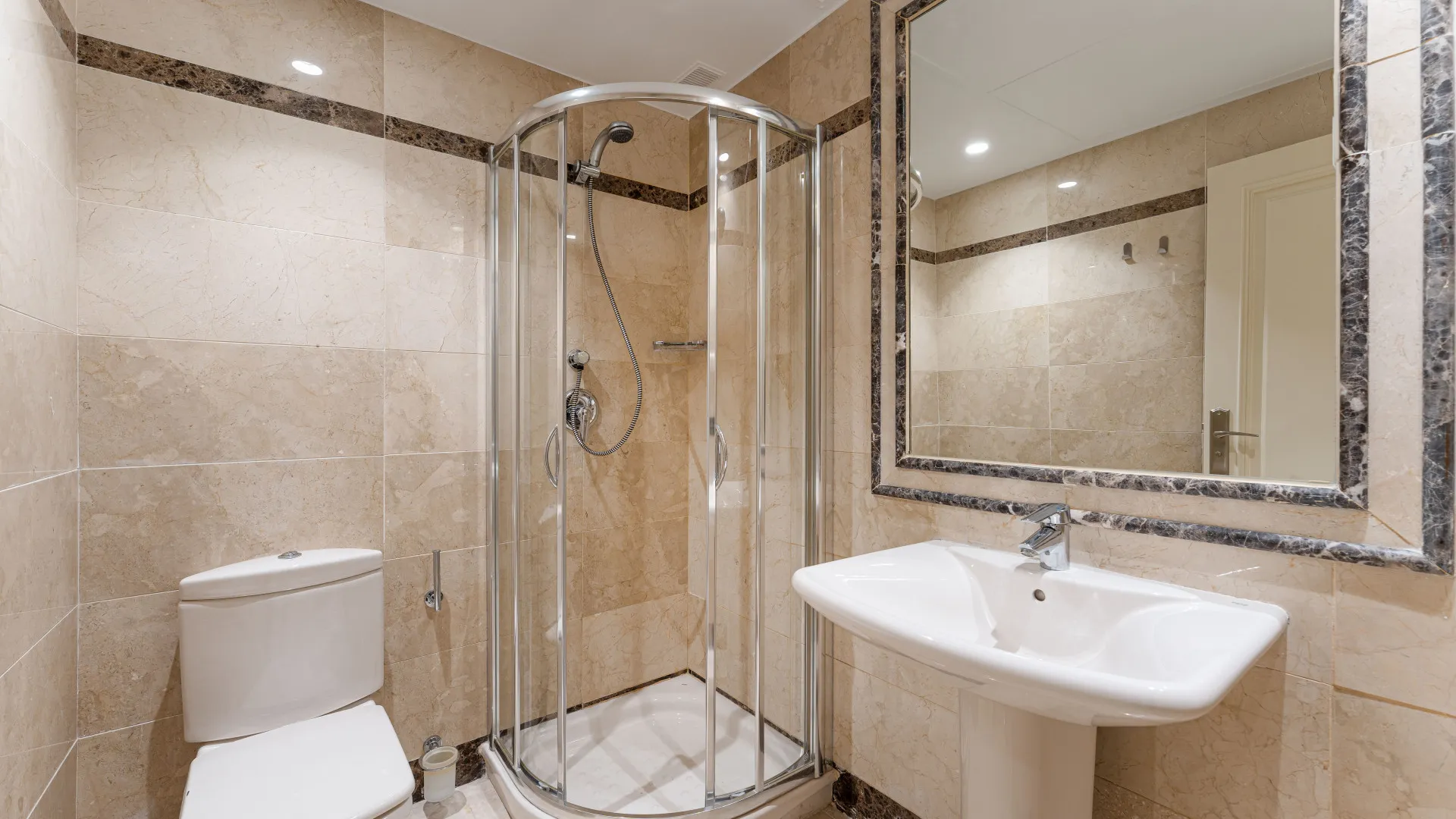 Comprar apartamento de 3 dormitorios en Sierra Blanca